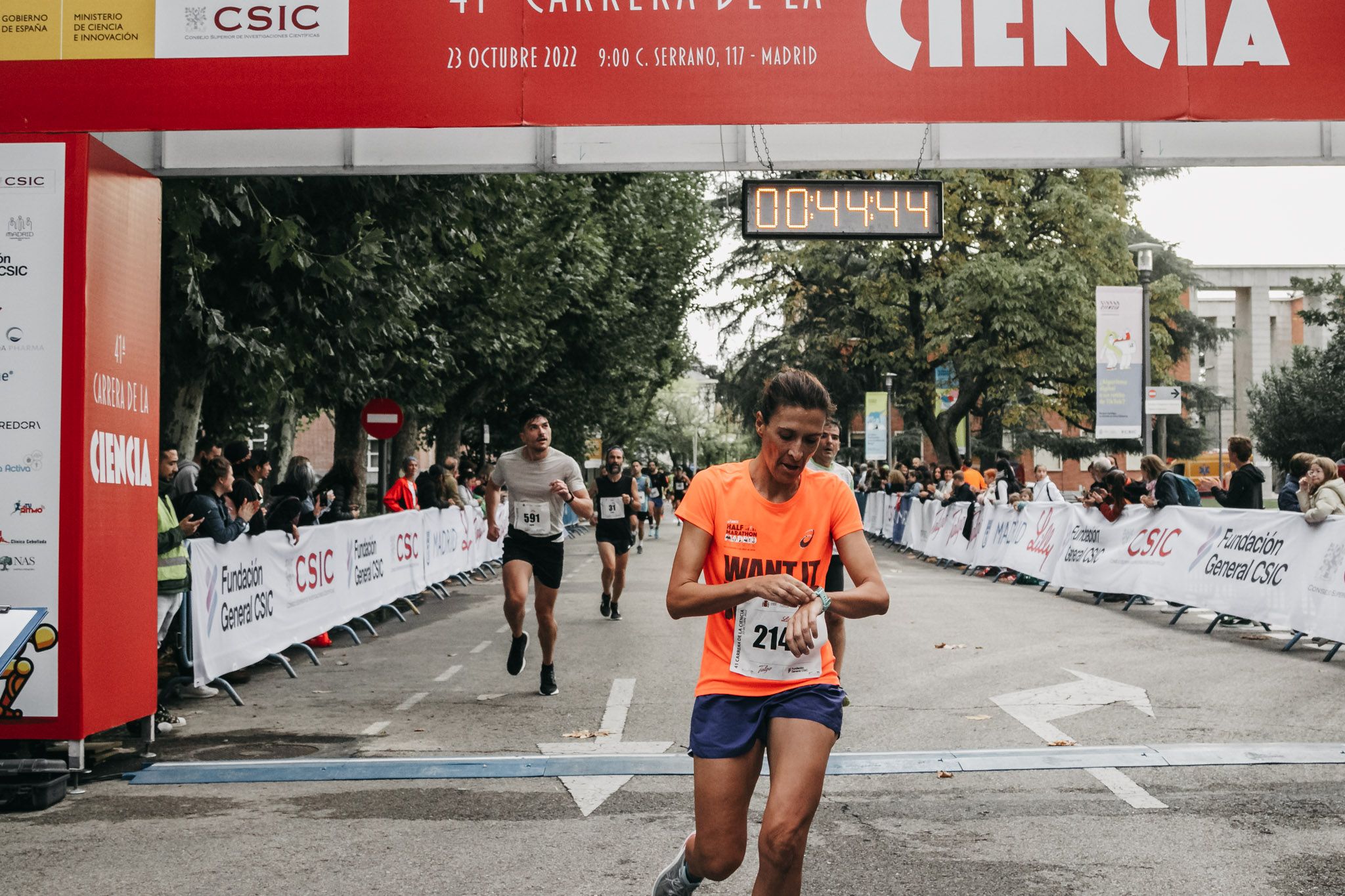 Todas las fotos de meta de la Carrera de la Ciencia 2022. (449)