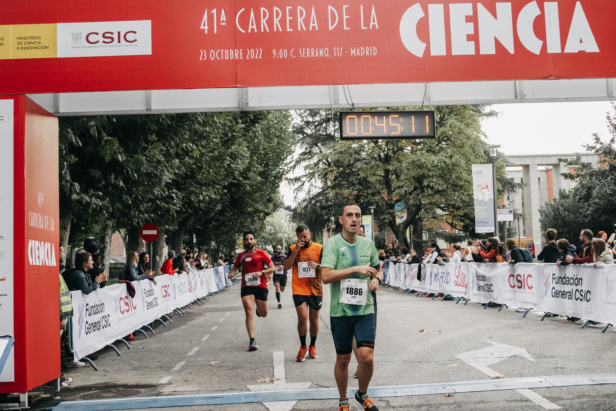 Todas las fotos de meta de la Carrera de la Ciencia 2022. (464)