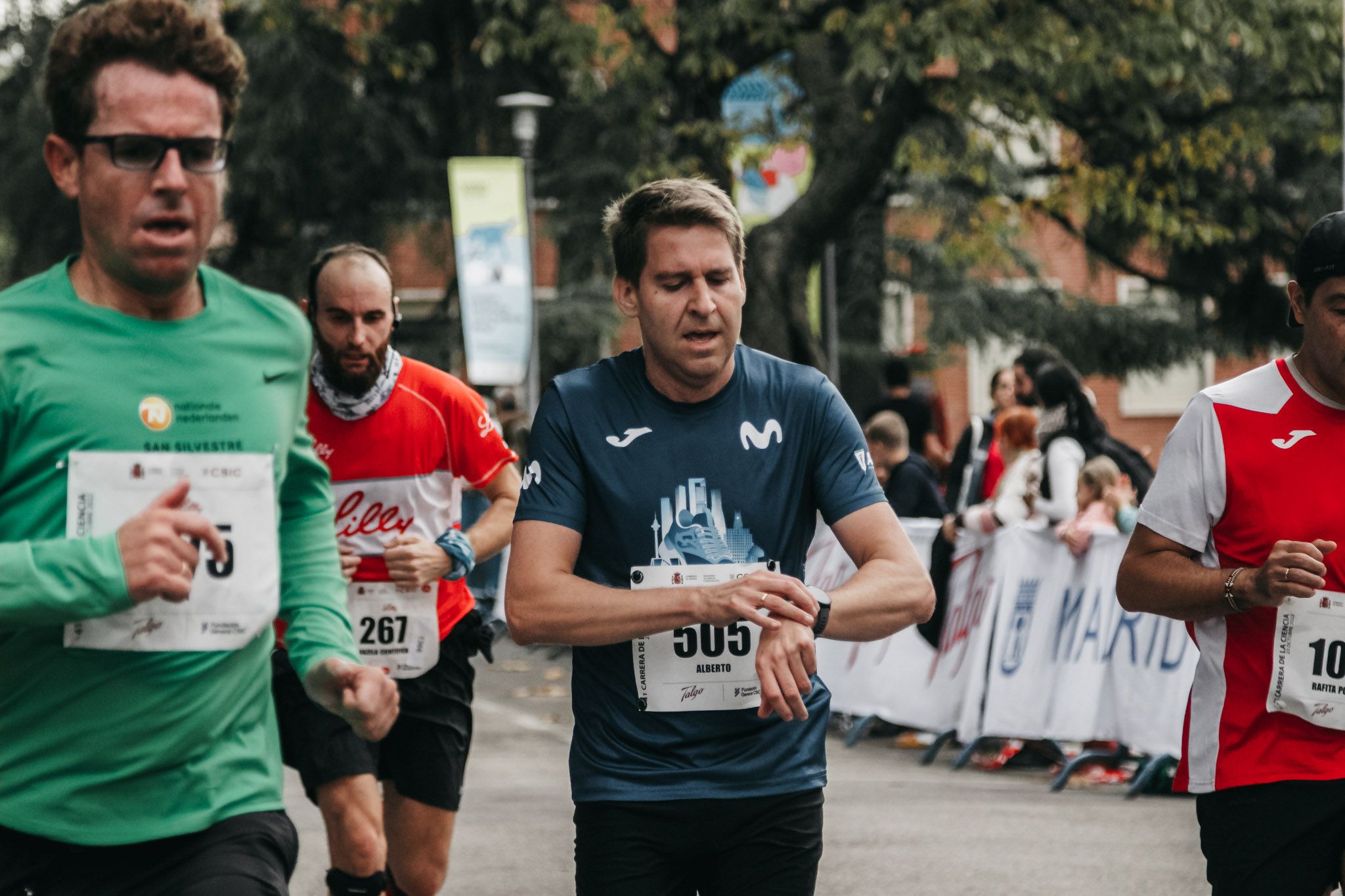 Todas las fotos de meta de la Carrera de la Ciencia 2022. (491)