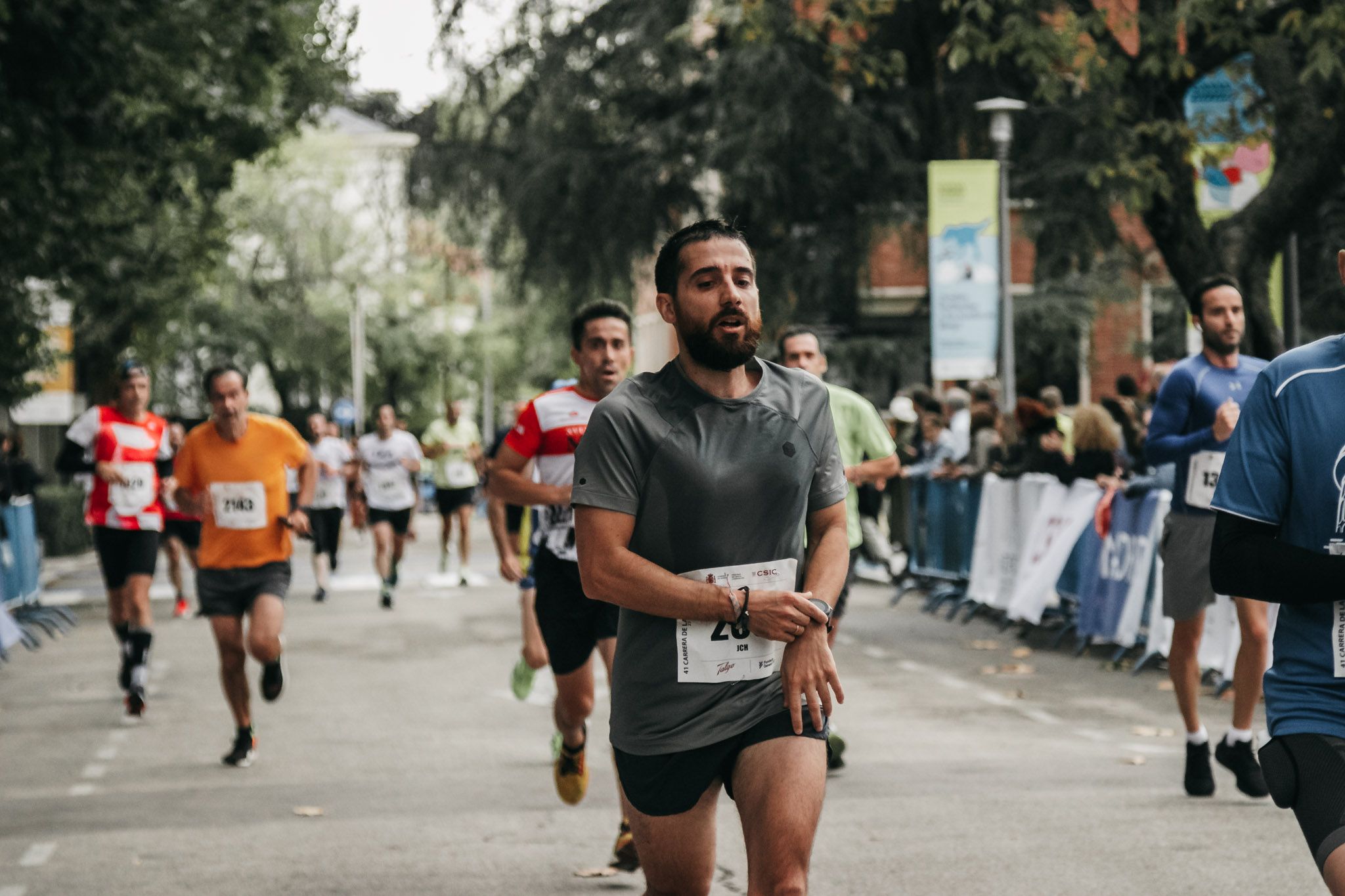 Todas las fotos de meta de la Carrera de la Ciencia 2022. (496)