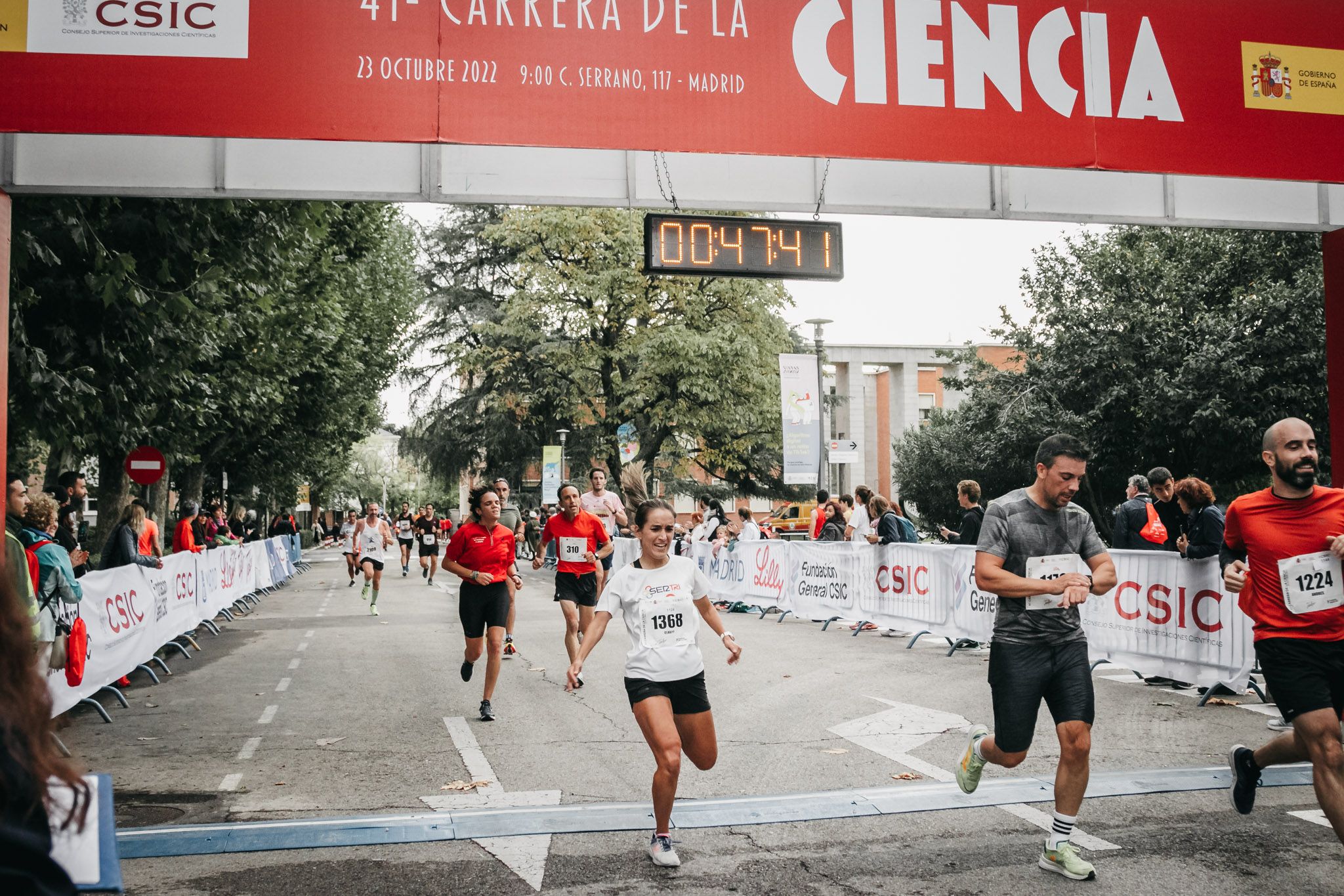 Todas las fotos de meta de la Carrera de la Ciencia 2022. (558)