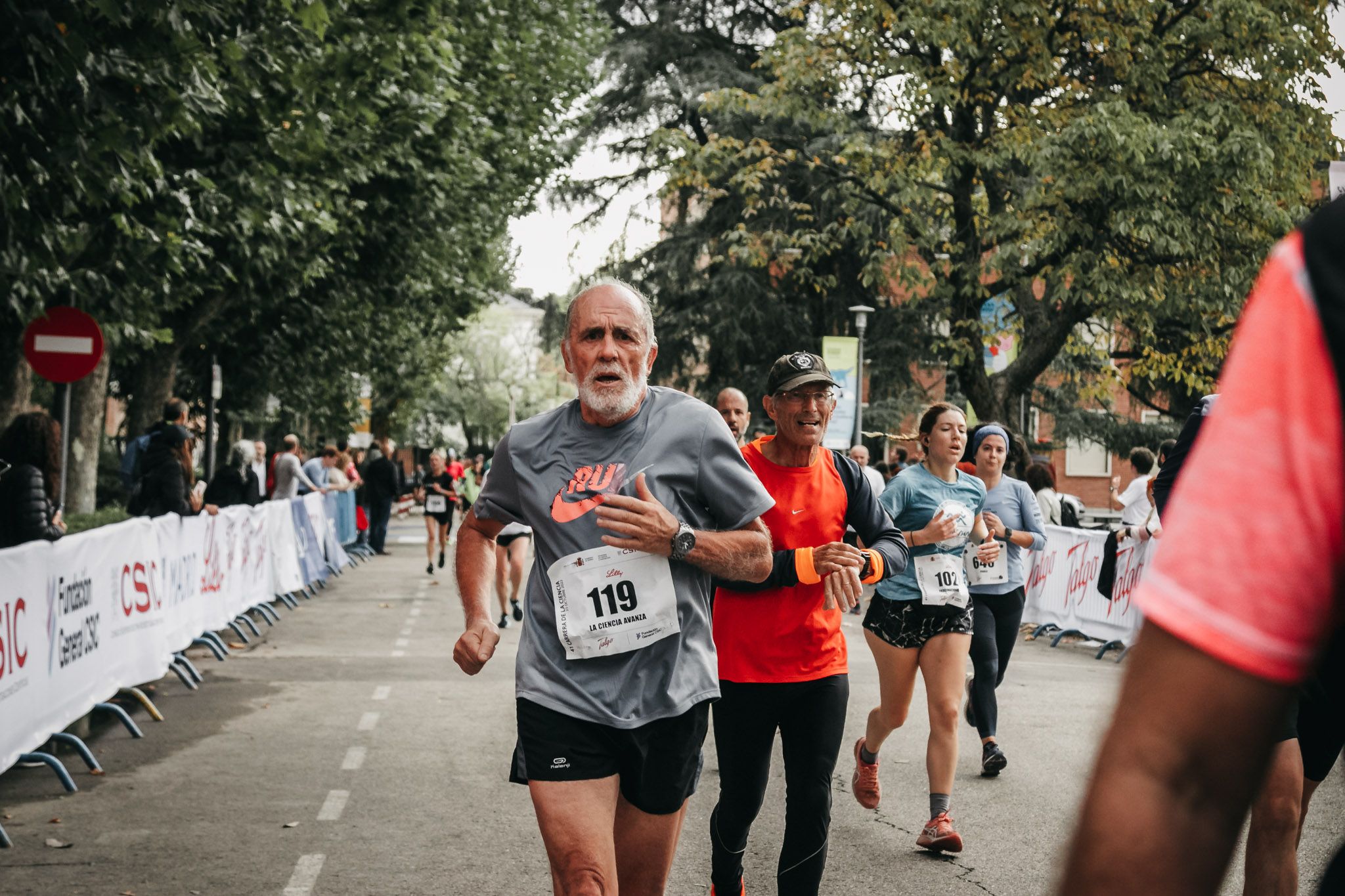 Todas las fotos de meta de la Carrera de la Ciencia 2022. (935)