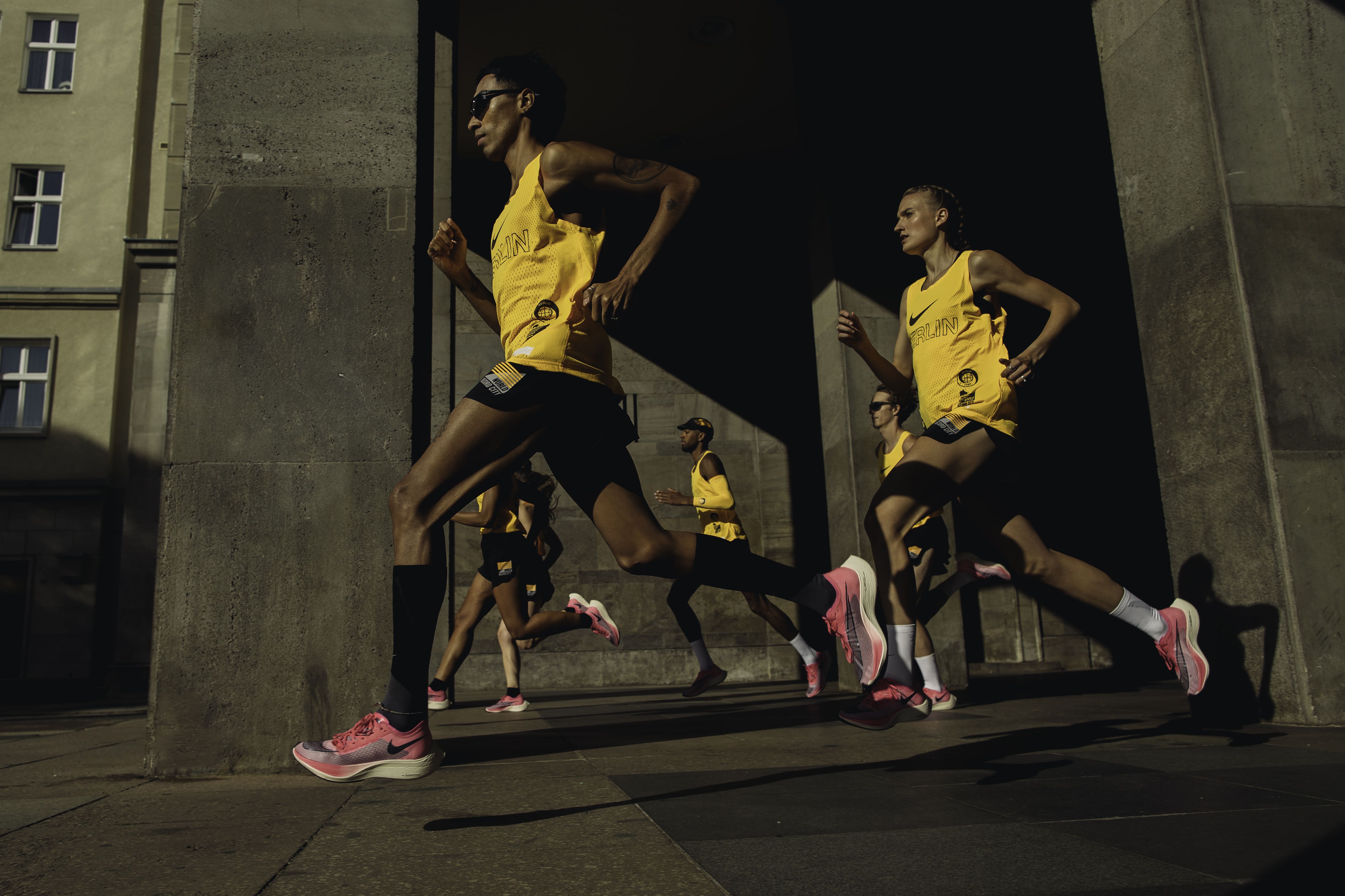 Es un error muy común centrarse en rodar y rodar largo cuando estamos preparando un maratón; el trabajo de velocidad también importa... mucho. Es un error muy común centrarse en rodar y rodar largo cuando estamos preparando un maratón; el trabajo de velocidad también importa... mucho.