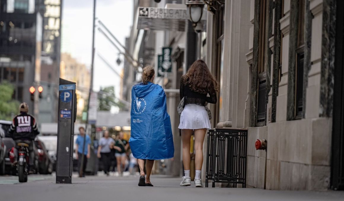 Una maratoniana en las calles de Nueva York después de haber cubierto los 42 kilómetros y 195 metros. VSM PHOTOEVENTS.