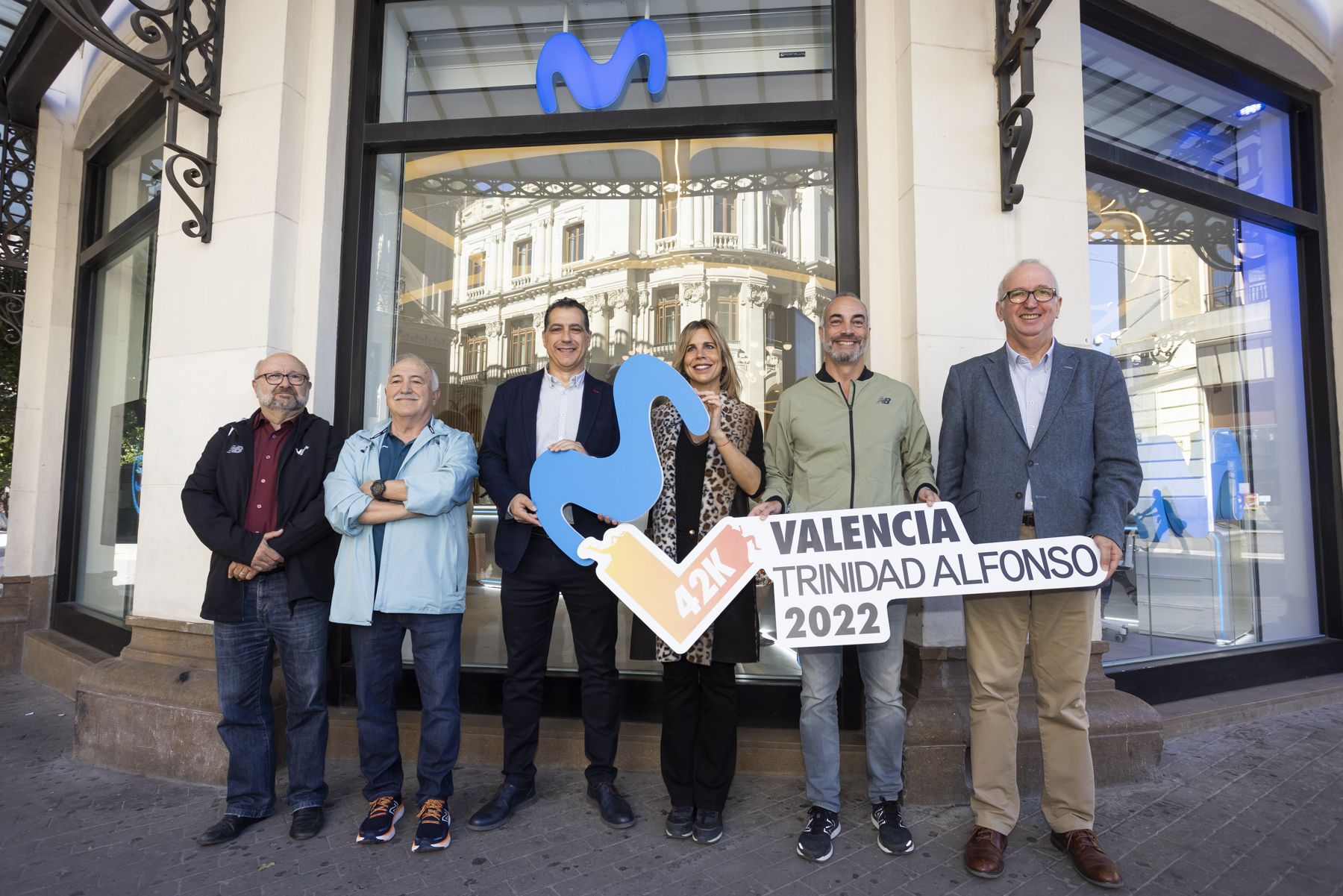 Ximo Navarro y Ricardo Íñiguez (equipo circuitos SDC), Carlos González Bosch (dirección territorial de Telefónica), Patricia Larraz (patrocinios Movistar), Juan Botella (director general de SDC) y Juan Miguel Gómez (director de la Fundación Trinidad Alfonso).