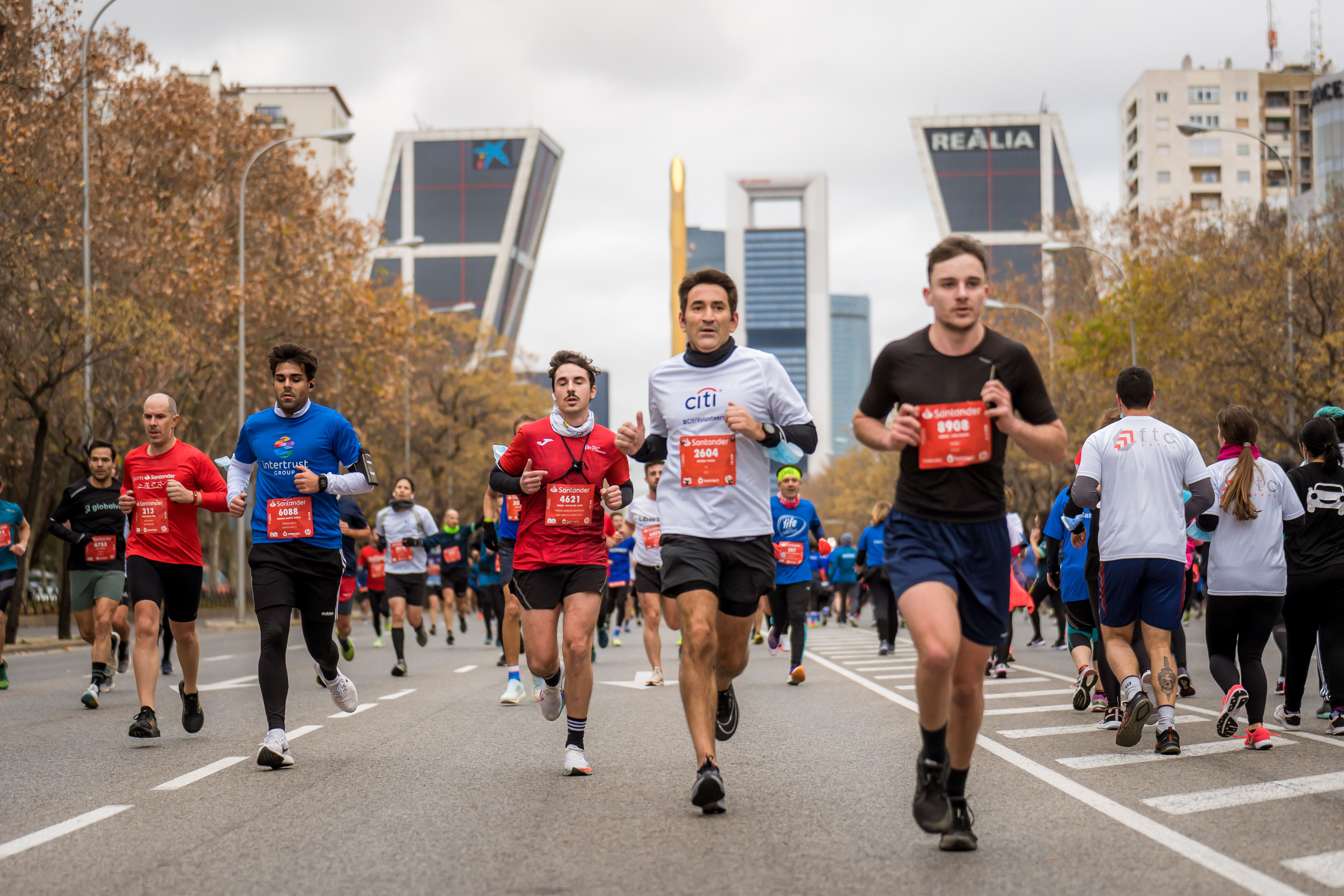 KLM La Carrera de las Empresas llenará de running el corazón financiero de Madrid el 18 de diciembre. LAST LAP.