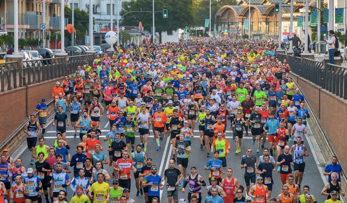 Una imagen del Zurich Maratón de Sevilla 2022. JUANJO ÚBEDA.