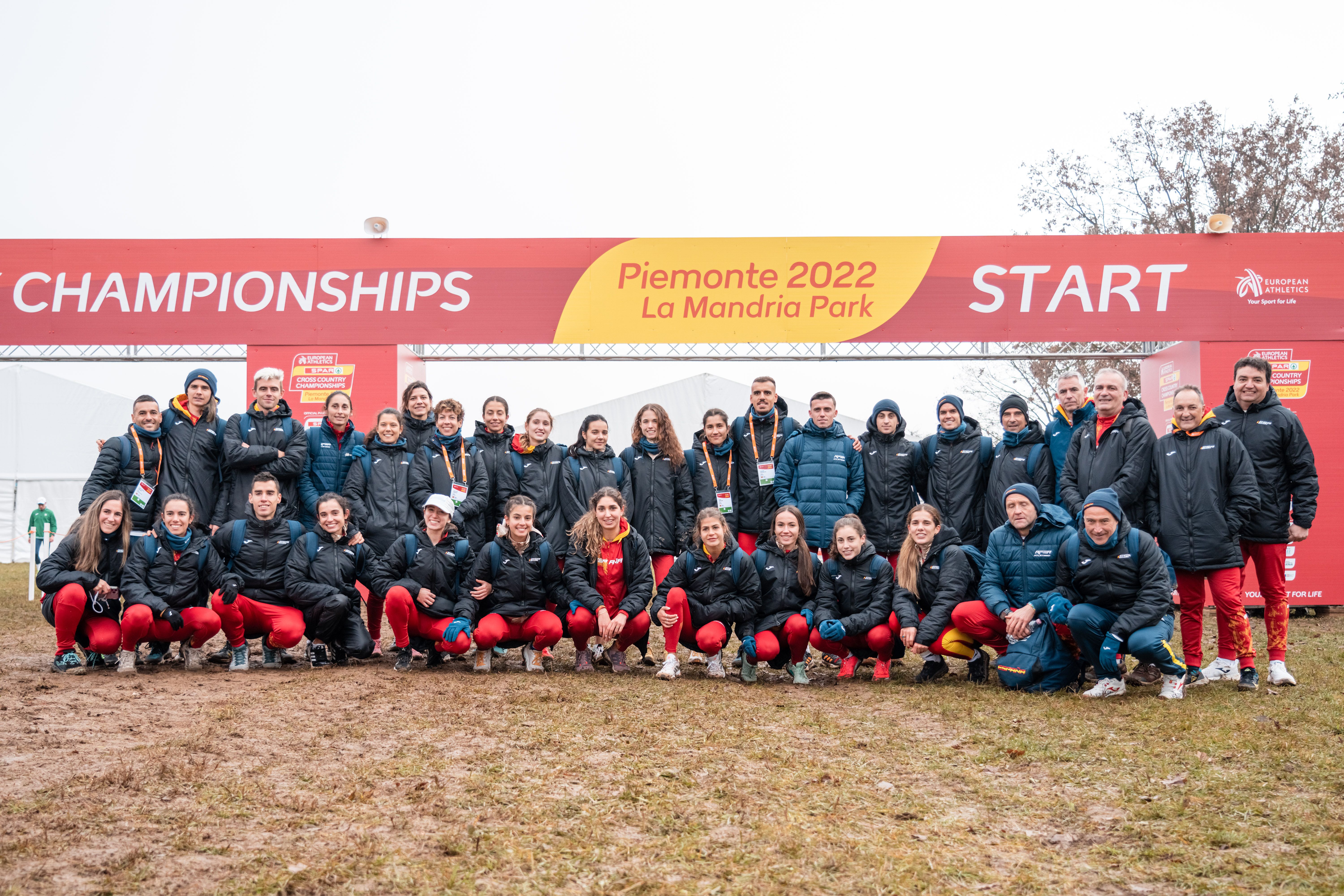 El equipo español en el Campeonato de Europa de Cross de Turín 2022. SPORTMEDIA.