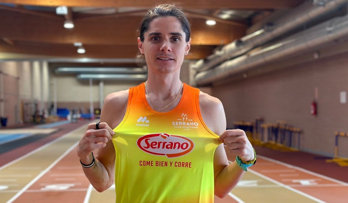 Rober Aláiz con la camiseta de su nuevo club, el Cárnicas Serrano.