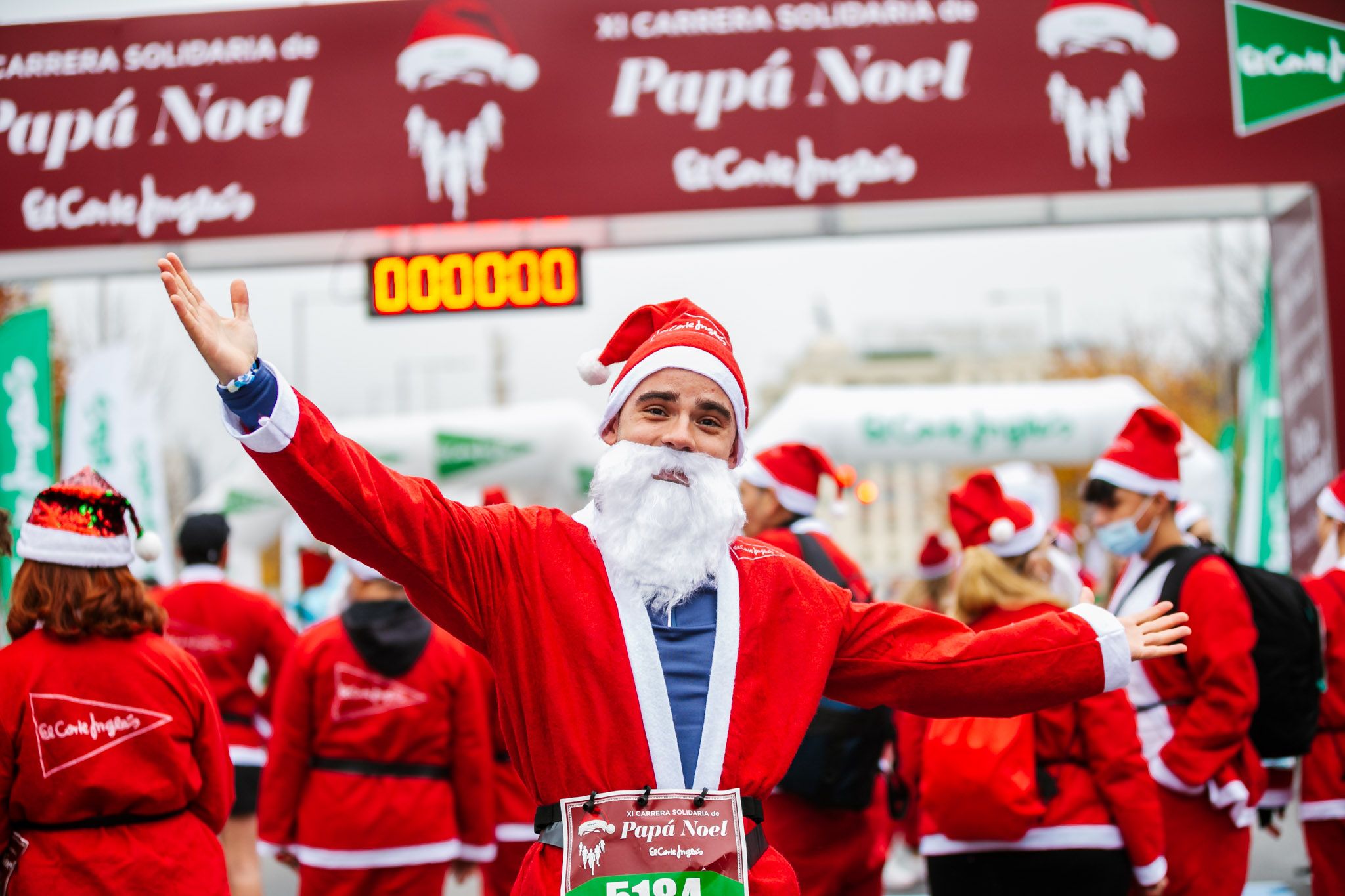 Las 50 mejores fotos de la Carrera de Papá Noel El Corte Inglés 2022. (2)