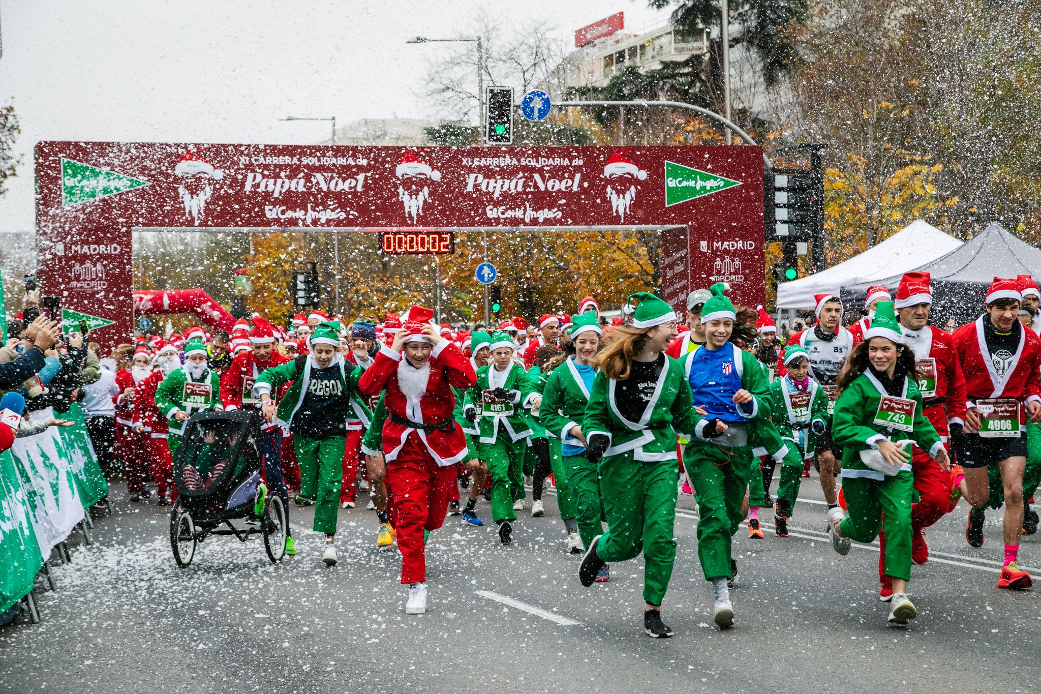 Las 50 mejores fotos de la Carrera de Papá Noel El Corte Inglés 2022. (21)
