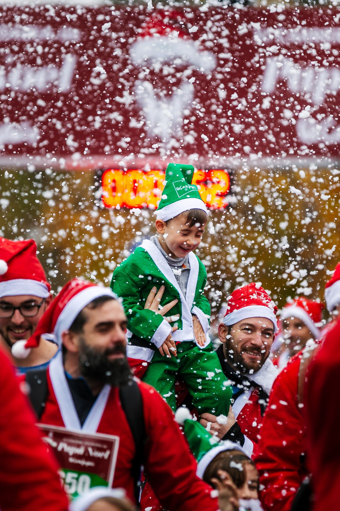 Las 50 mejores fotos de la Carrera de Papá Noel El Corte Inglés 2022. (26)