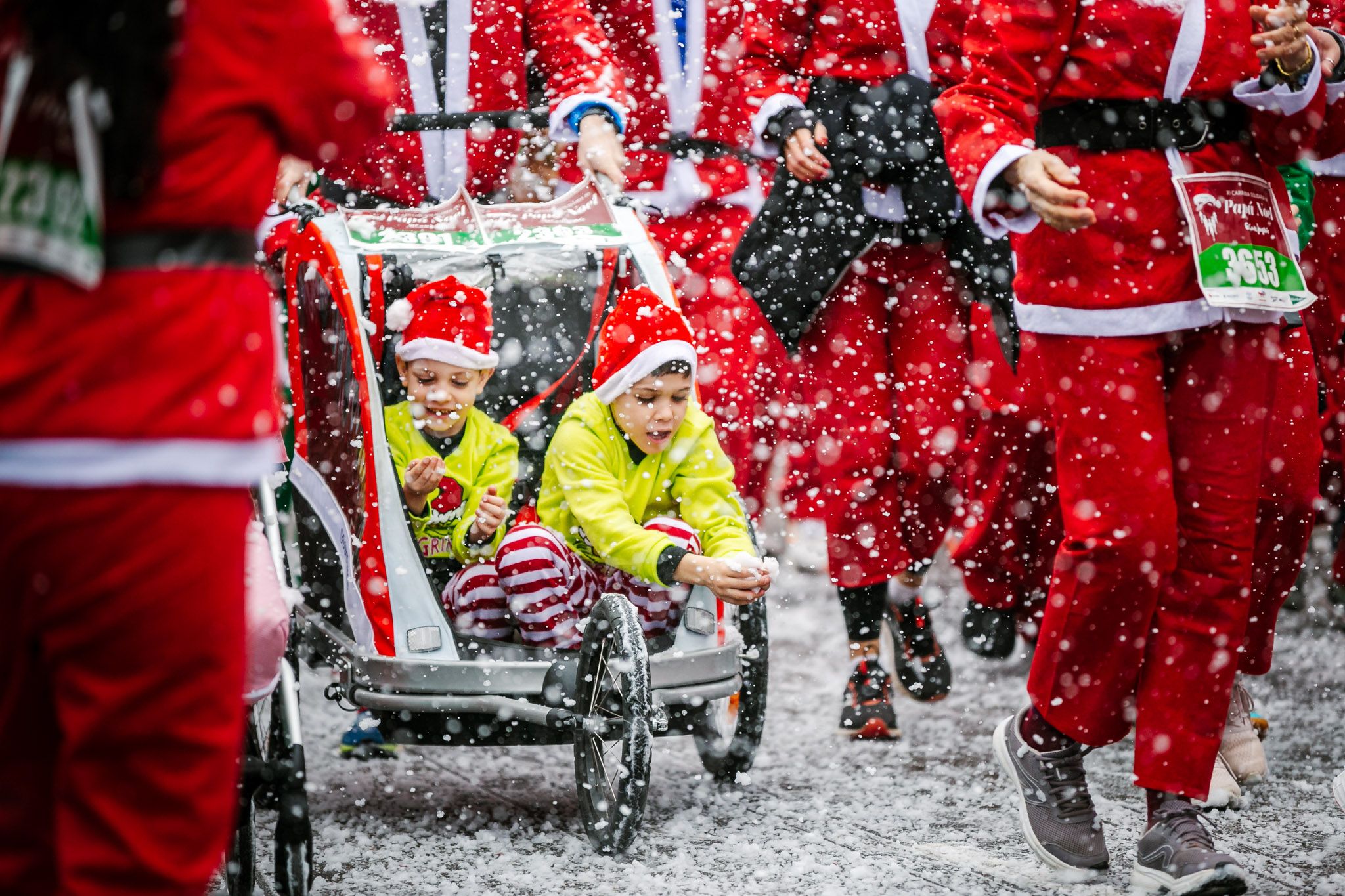 Las 50 mejores fotos de la Carrera de Papá Noel El Corte Inglés 2022. (29)
