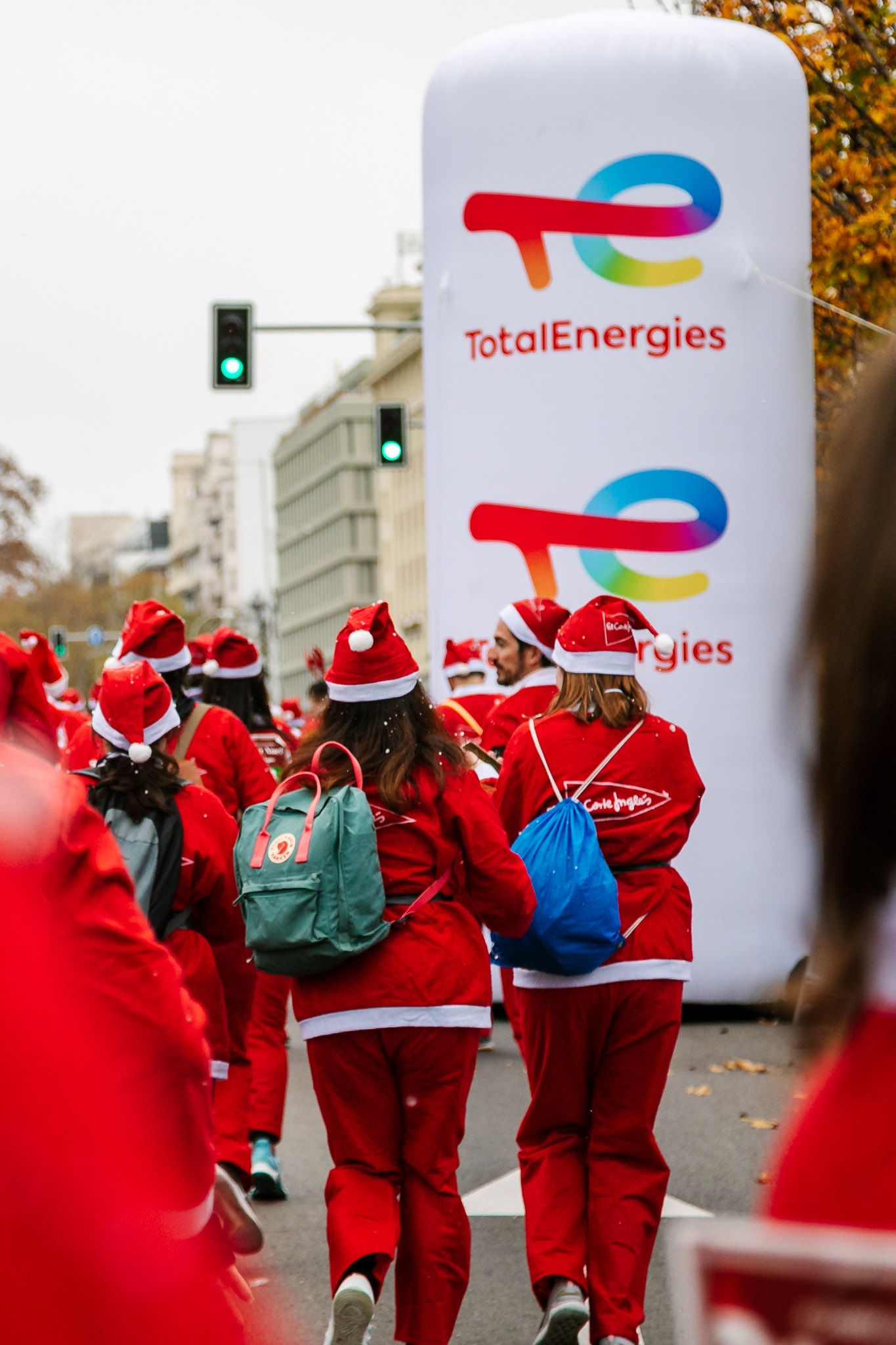 Las 50 mejores fotos de la Carrera de Papá Noel El Corte Inglés 2022. (33)