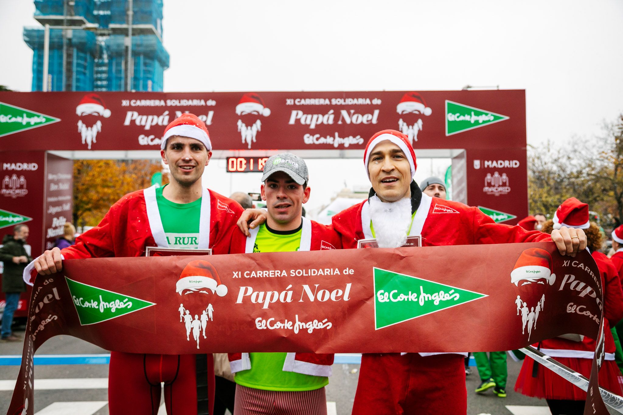 Las 50 mejores fotos de la Carrera de Papá Noel El Corte Inglés 2022. (35)