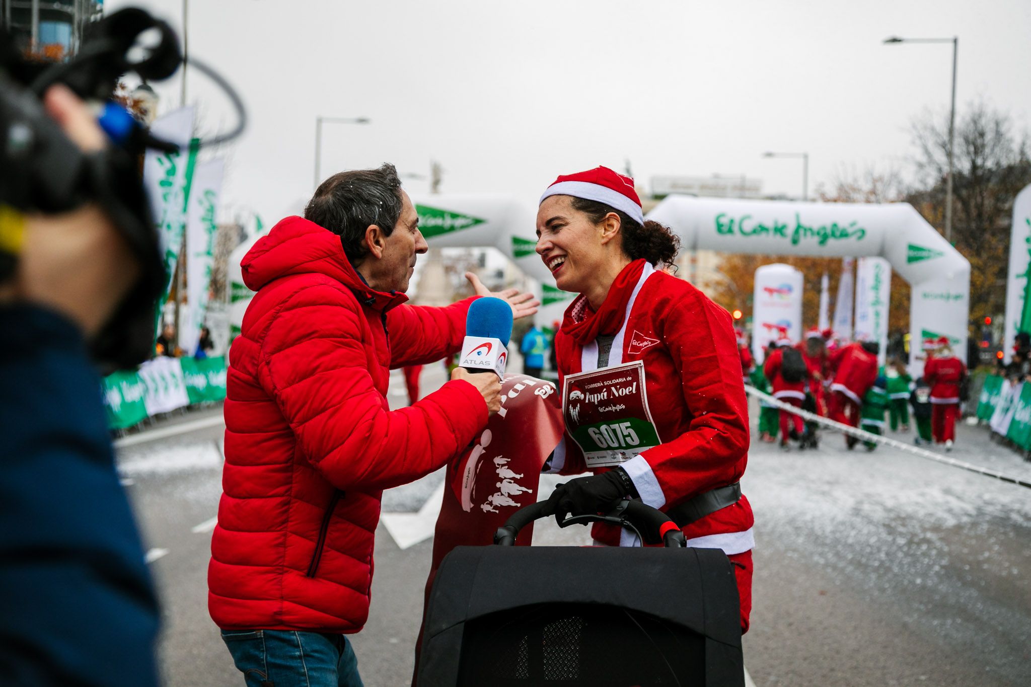 Las 50 mejores fotos de la Carrera de Papá Noel El Corte Inglés 2022. (37)