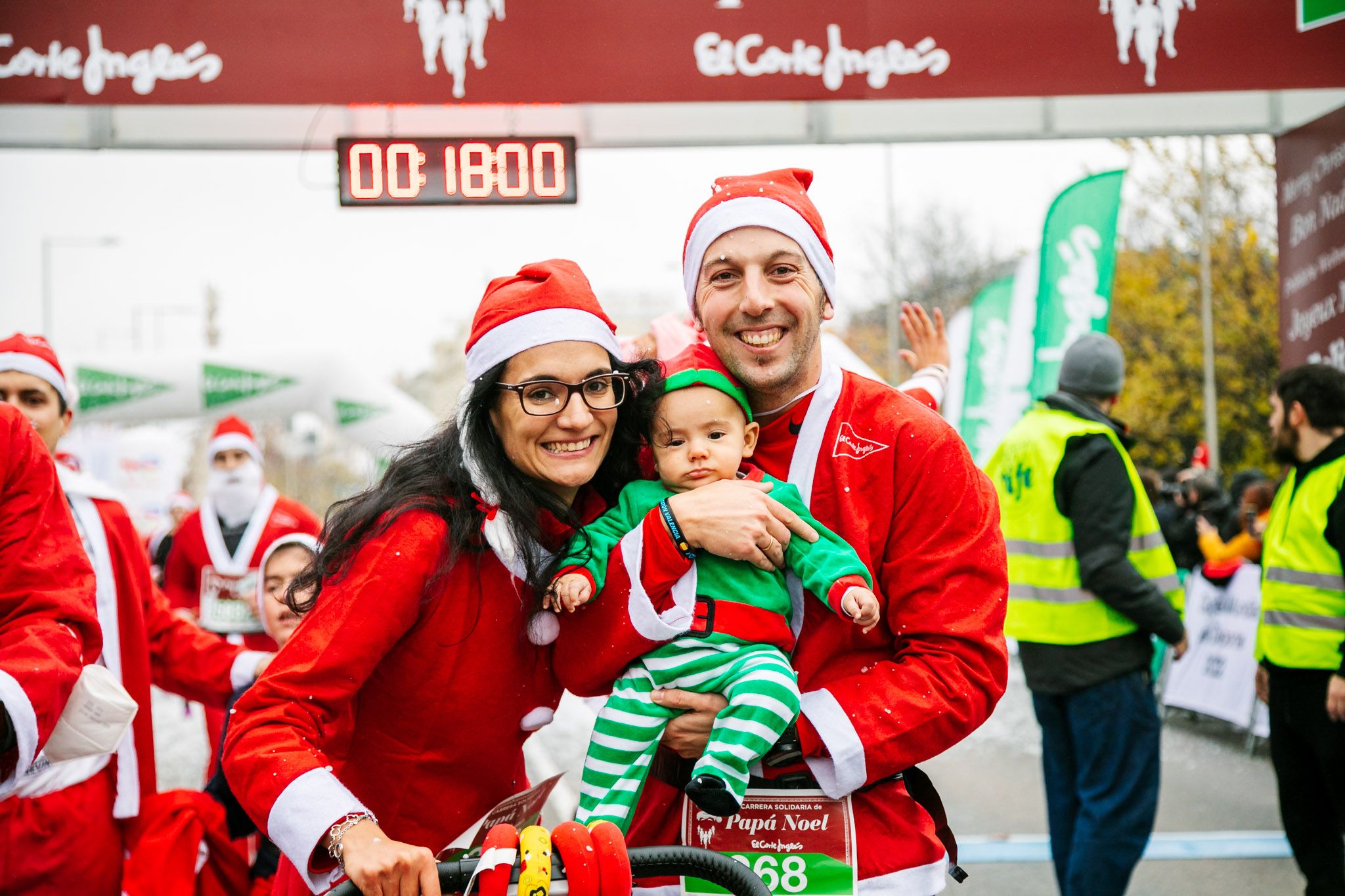 Las 50 mejores fotos de la Carrera de Papá Noel El Corte Inglés 2022. (40)