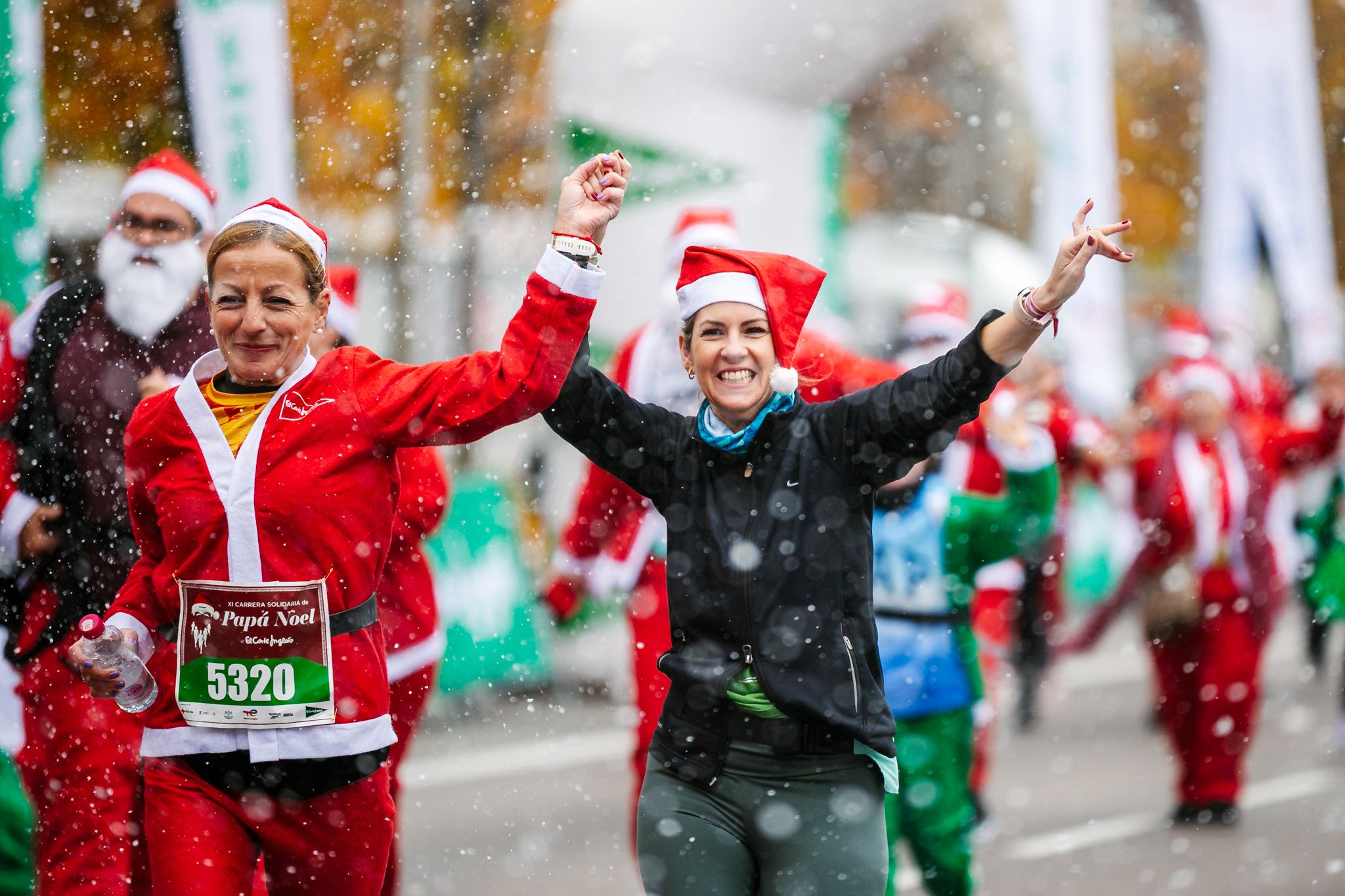 Las 50 mejores fotos de la Carrera de Papá Noel El Corte Inglés 2022. (53)