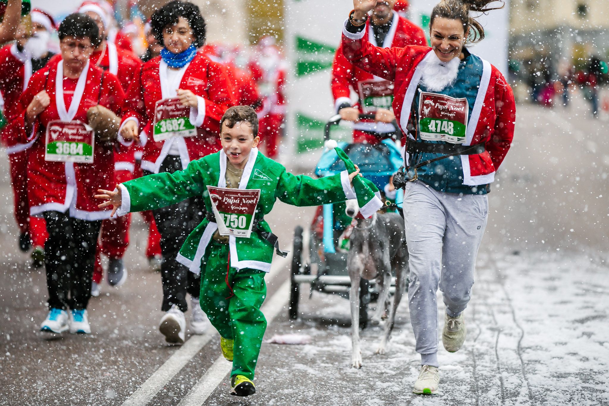 Las 50 mejores fotos de la Carrera de Papá Noel El Corte Inglés 2022. (54)