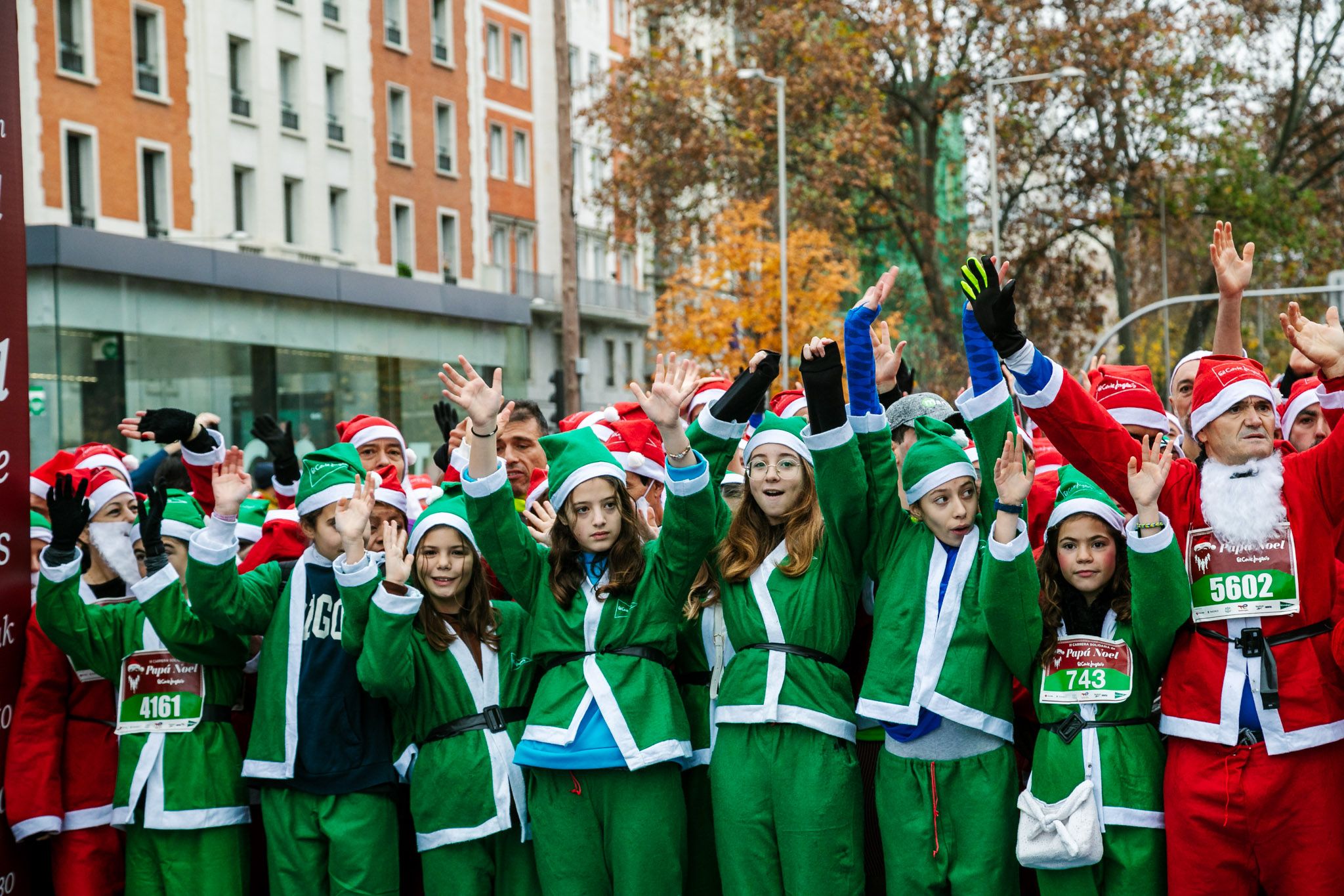 Las mejores fotos de la salida de la Carrera de Papá Noel El Corte Inglés 2022.
