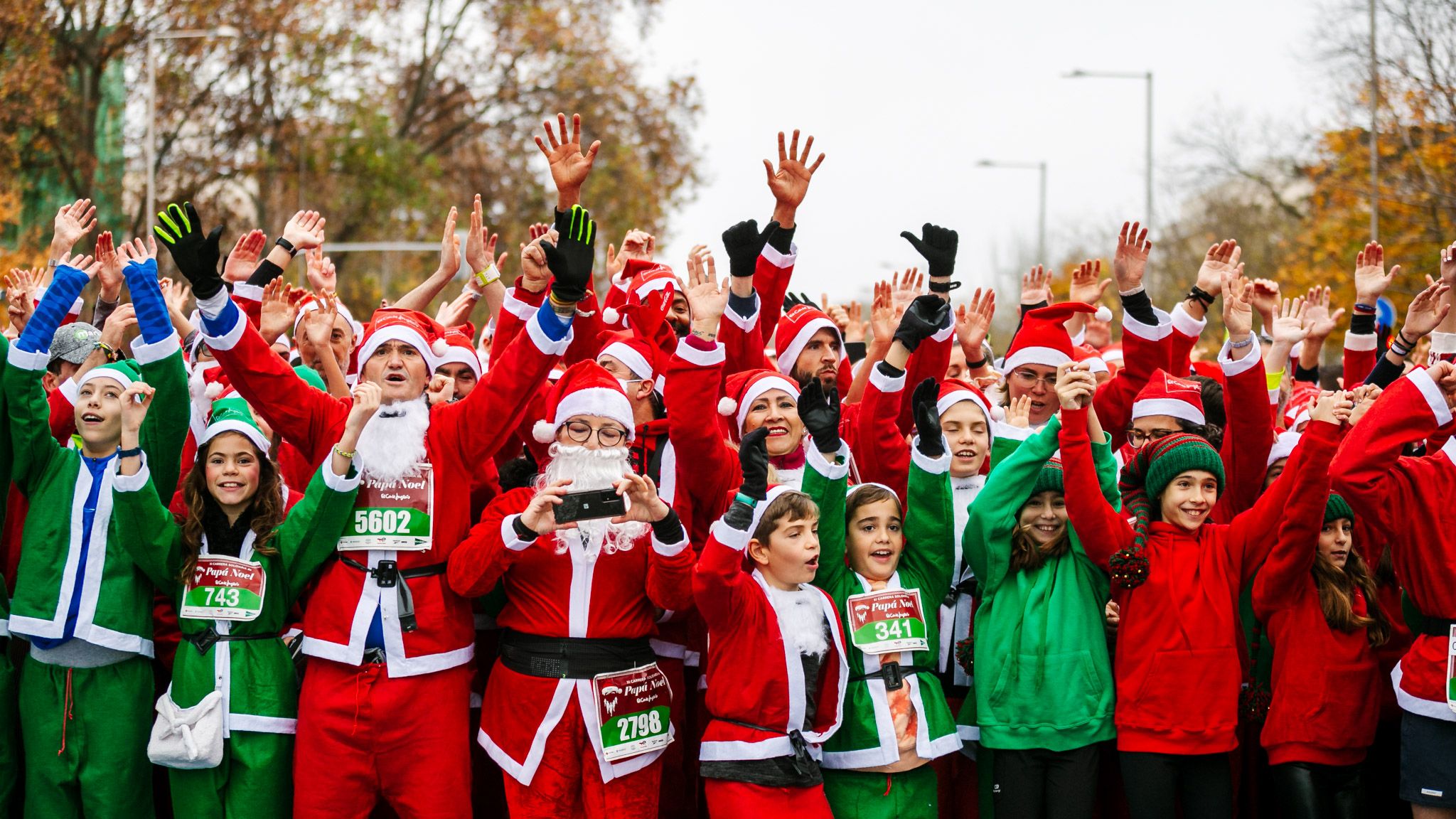 Las mejores fotos de la salida de la Carrera de Papá Noel El Corte Inglés 2022.
