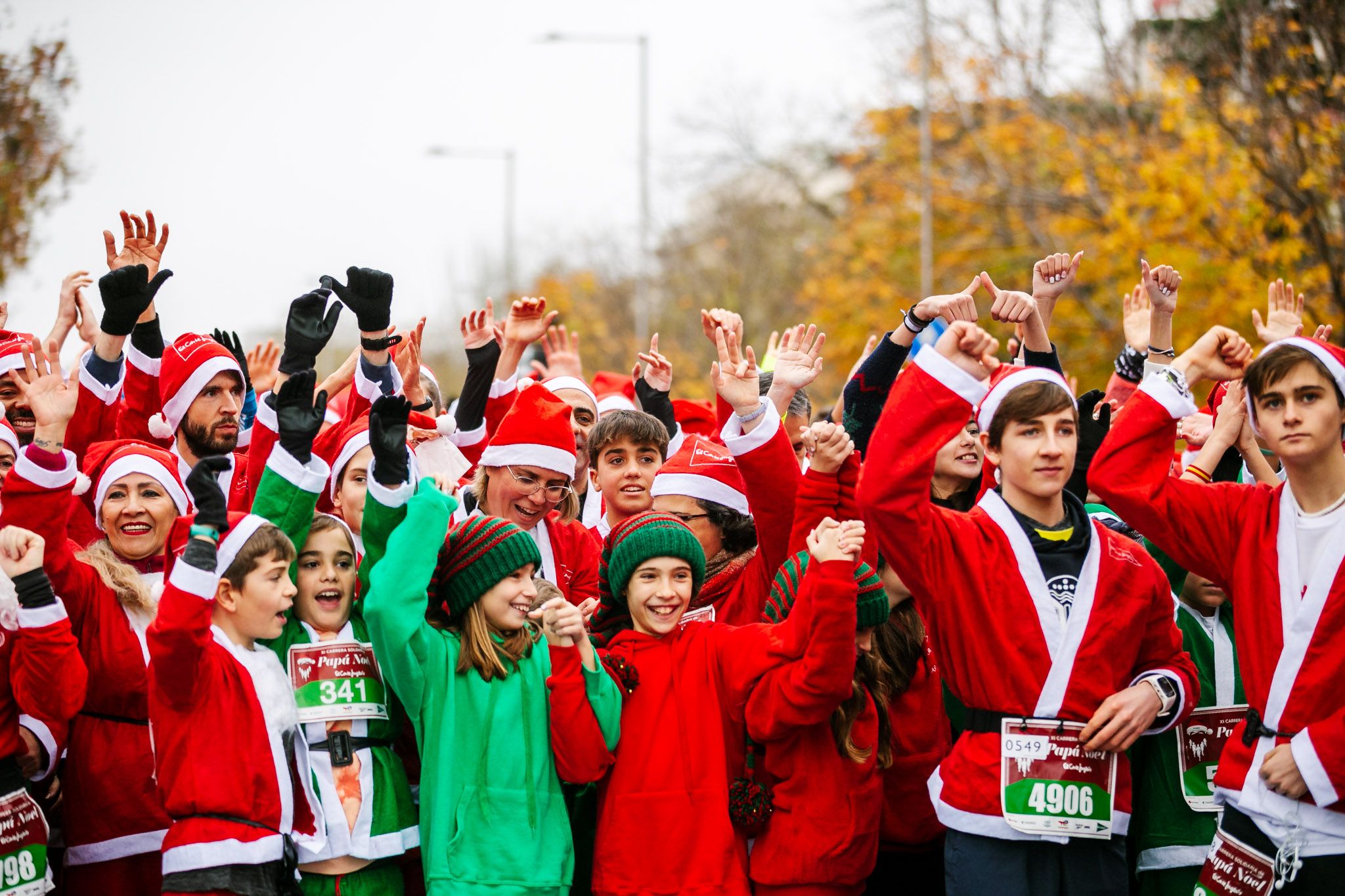 Las mejores fotos de la salida de la Carrera de Papá Noel El Corte Inglés 2022.