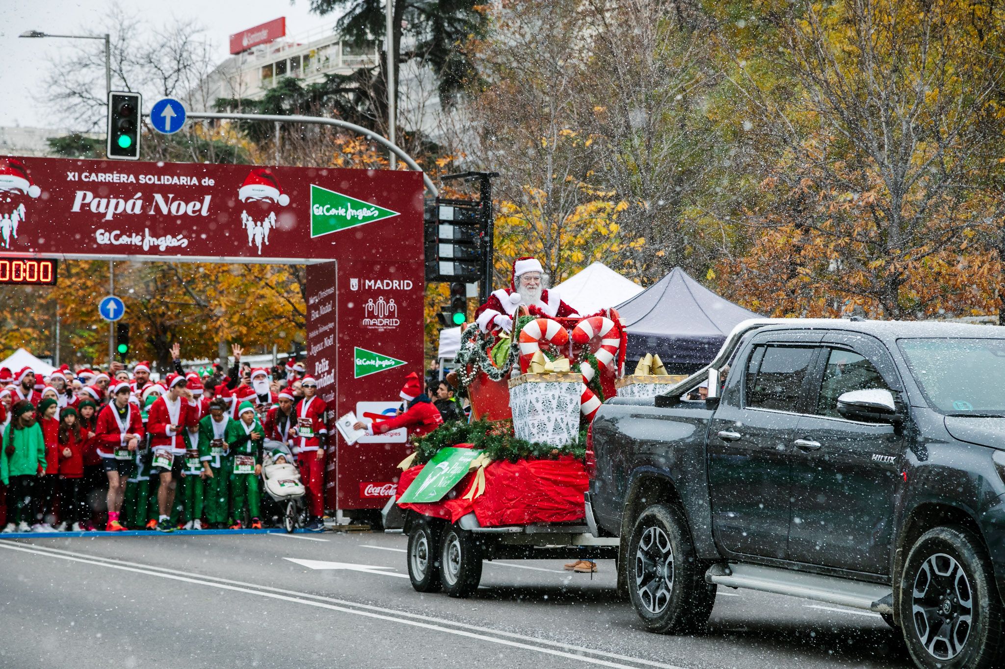 Las mejores fotos de la salida de la Carrera de Papá Noel El Corte Inglés 2022.