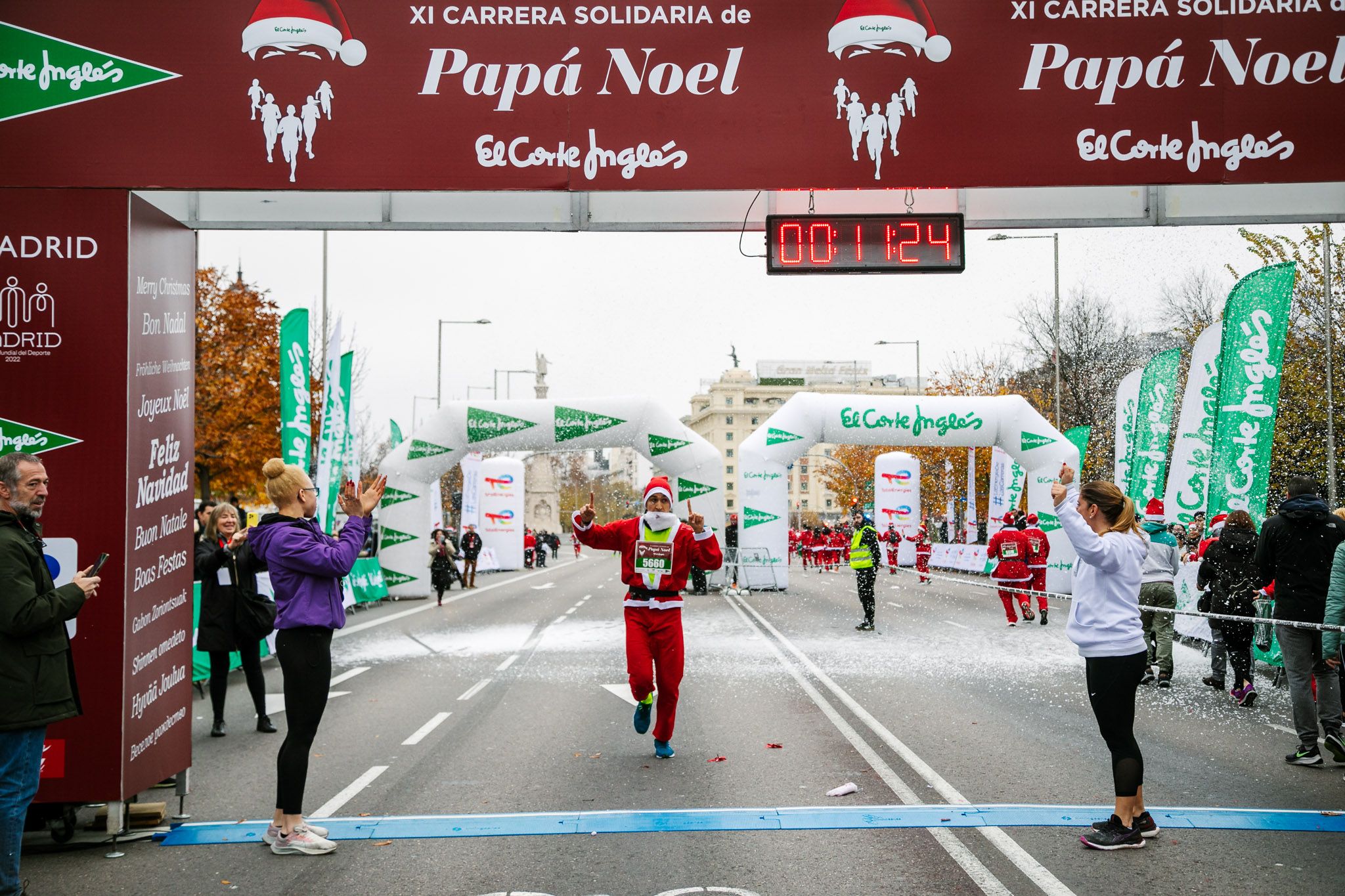Las mejores fotos de meta de la Carrera de Papá Noel El Corte Inglés 2022