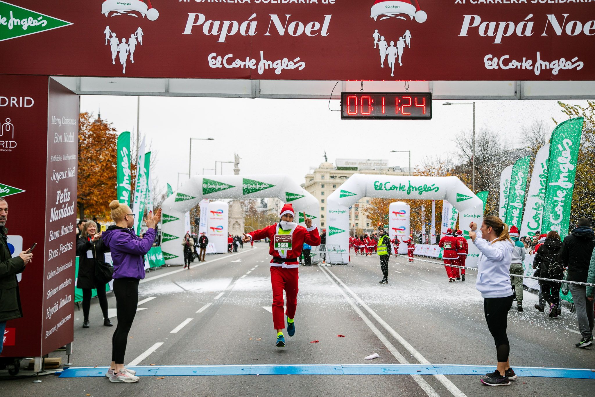 Las mejores fotos de meta de la Carrera de Papá Noel El Corte Inglés 2022