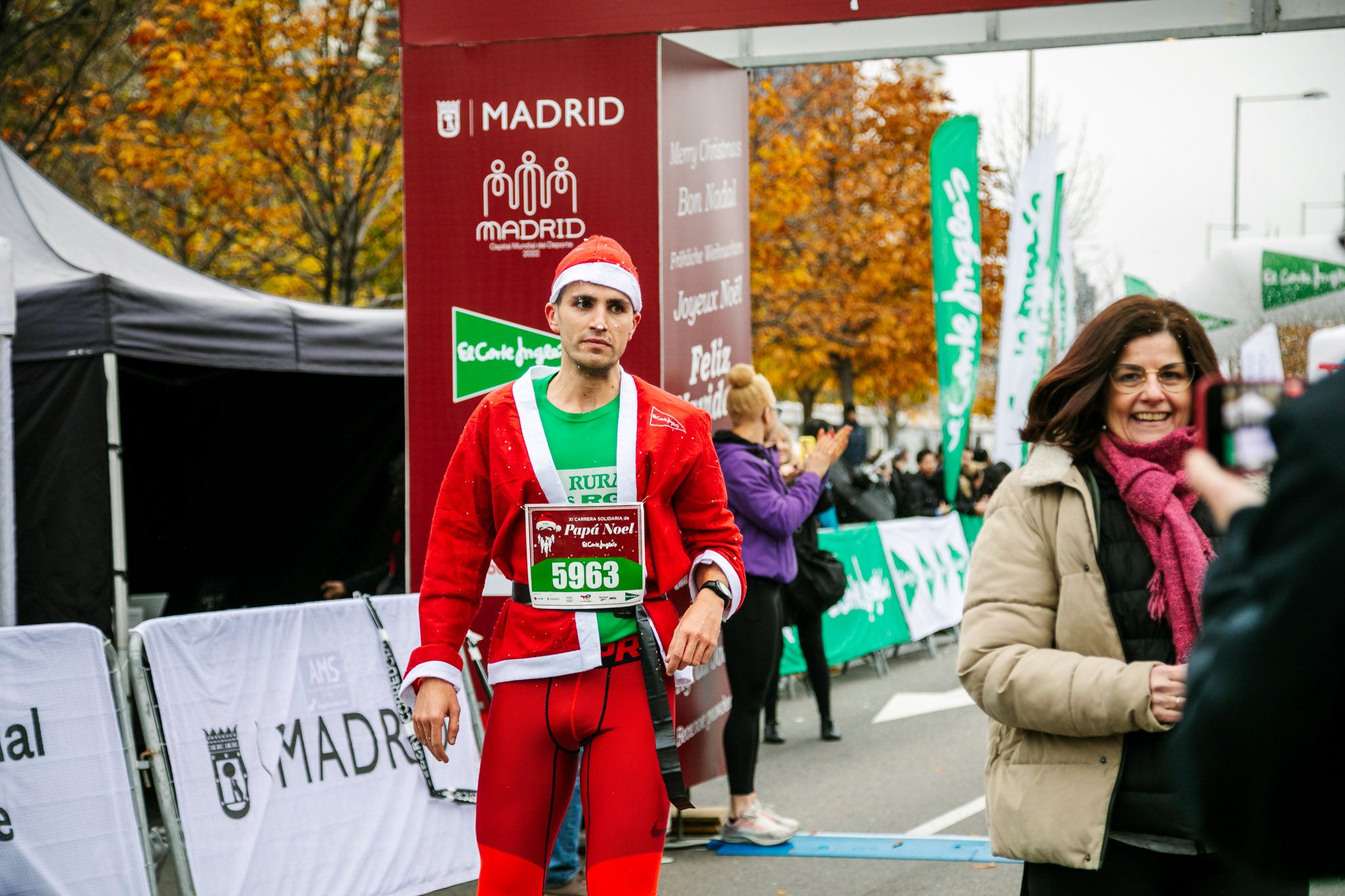 Las mejores fotos de meta de la Carrera de Papá Noel El Corte Inglés 2022