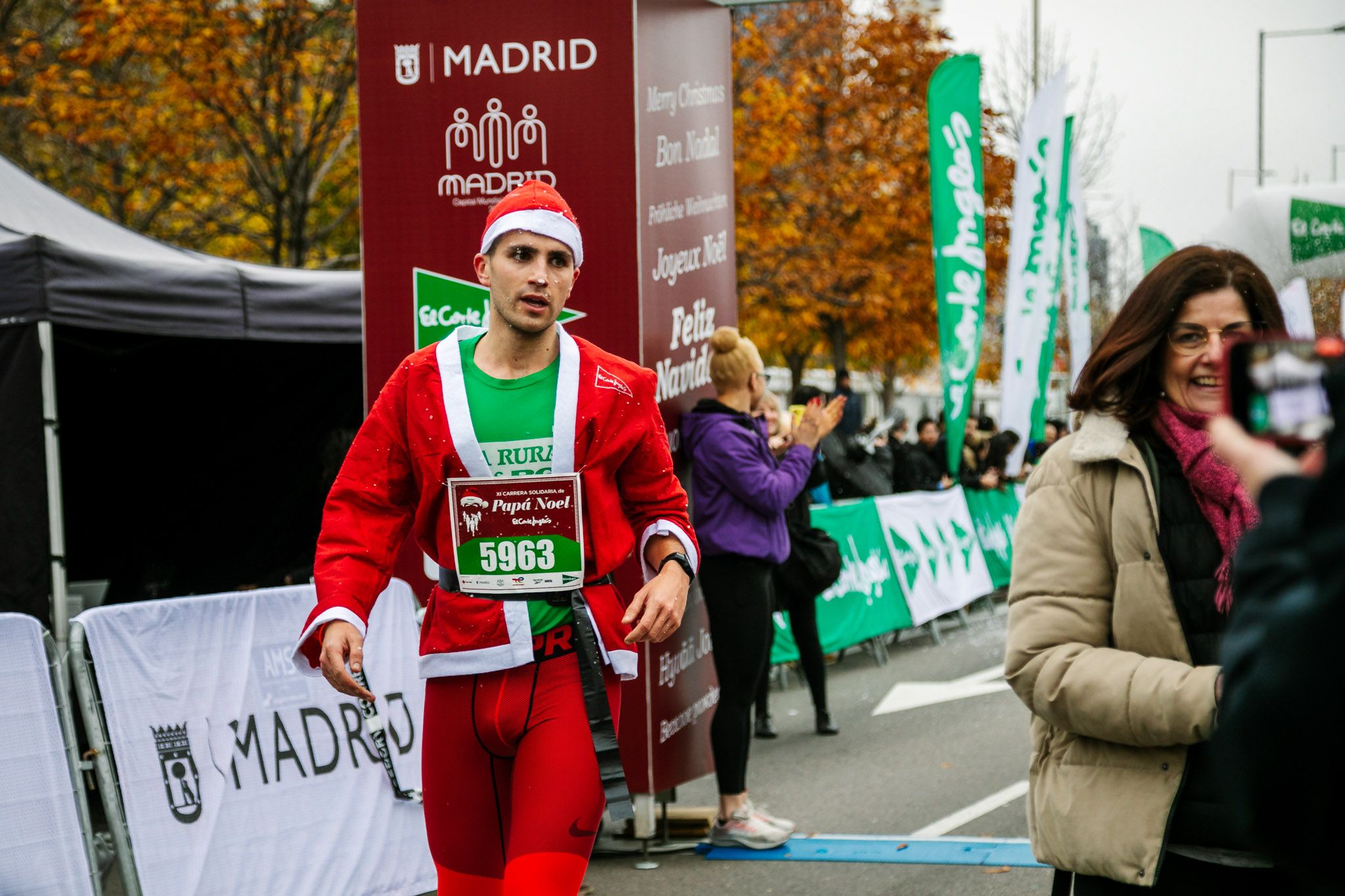 Las mejores fotos de meta de la Carrera de Papá Noel El Corte Inglés 2022