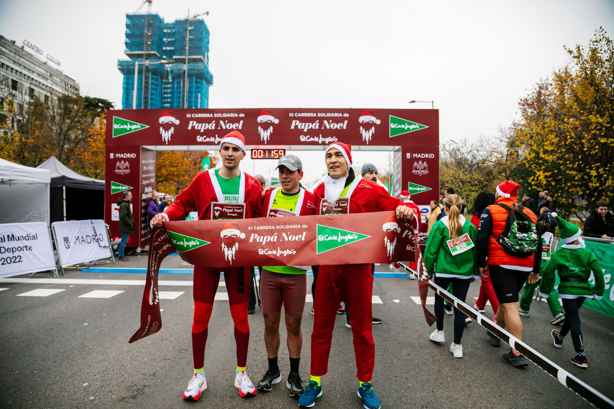 Las mejores fotos de meta de la Carrera de Papá Noel El Corte Inglés 2022