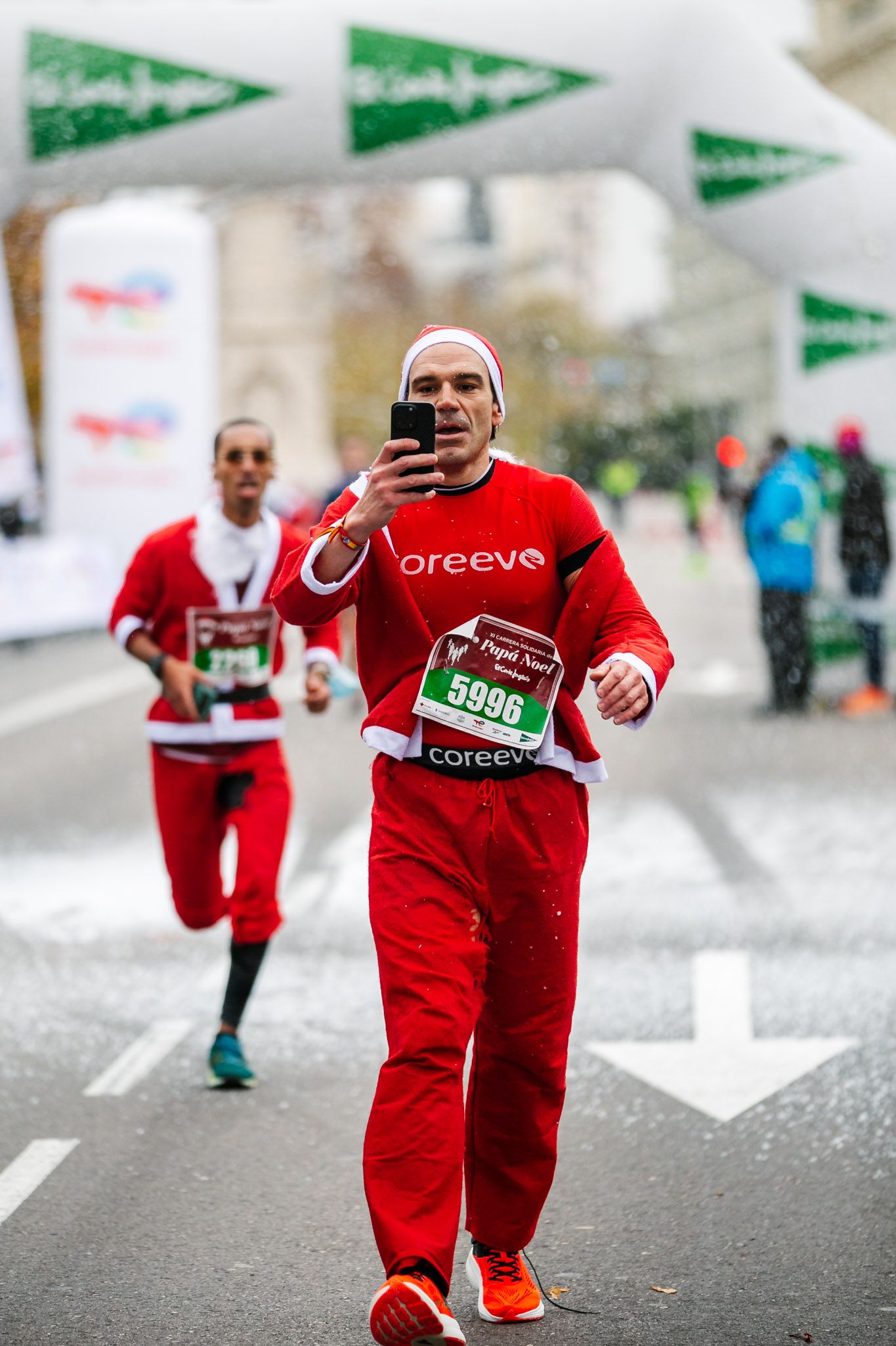Las mejores fotos de meta de la Carrera de Papá Noel El Corte Inglés 2022