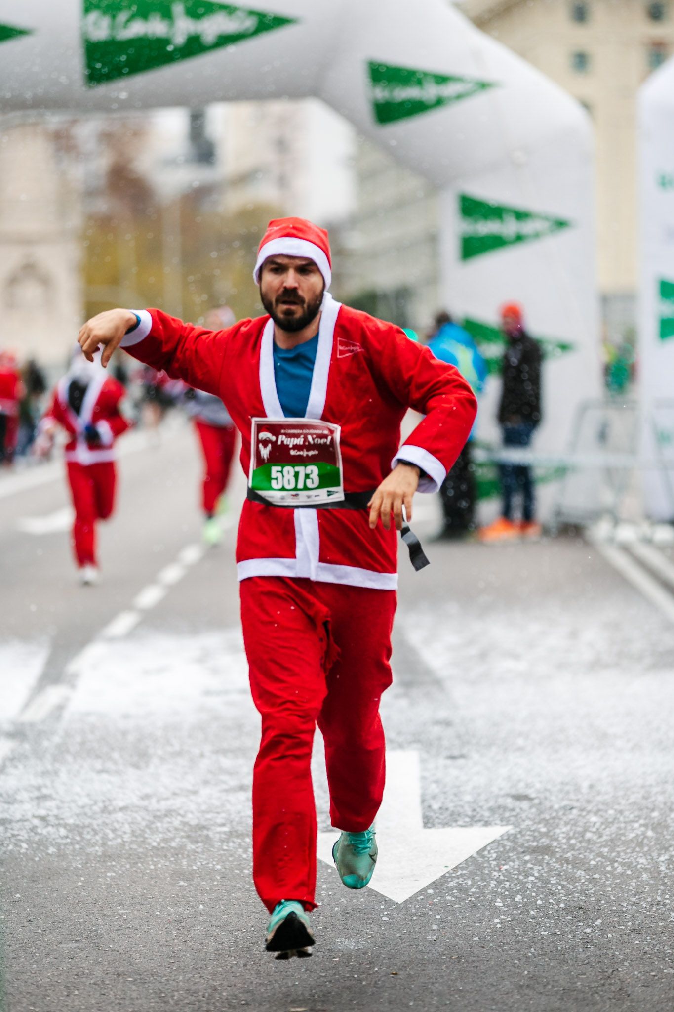 Las mejores fotos de meta de la Carrera de Papá Noel El Corte Inglés 2022