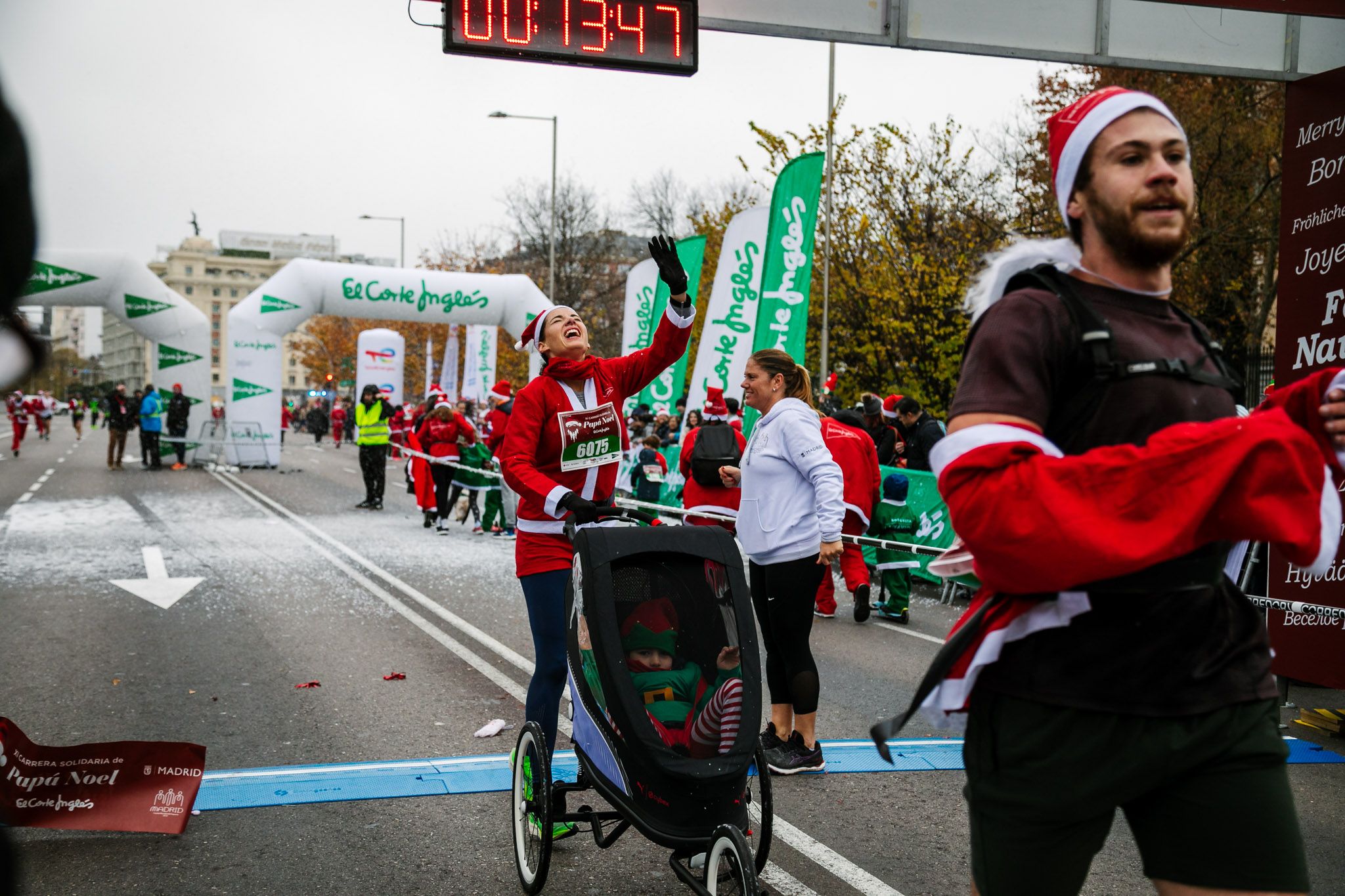 Las mejores fotos de meta de la Carrera de Papá Noel El Corte Inglés 2022