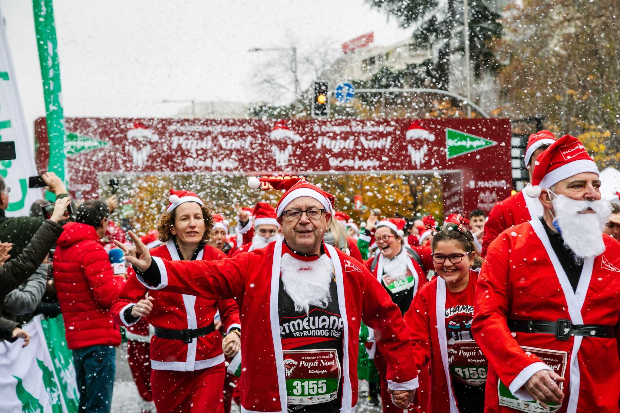 Las mejores fotos de la salida de la Carrera de Papá Noel El Corte Inglés 2022.