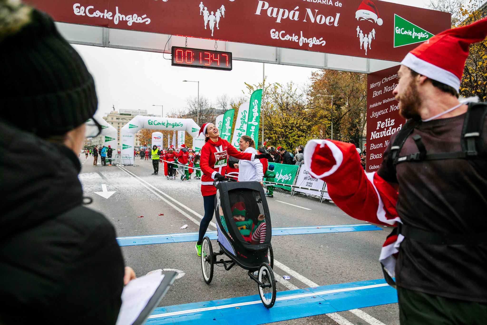 Las mejores fotos de meta de la Carrera de Papá Noel El Corte Inglés 2022