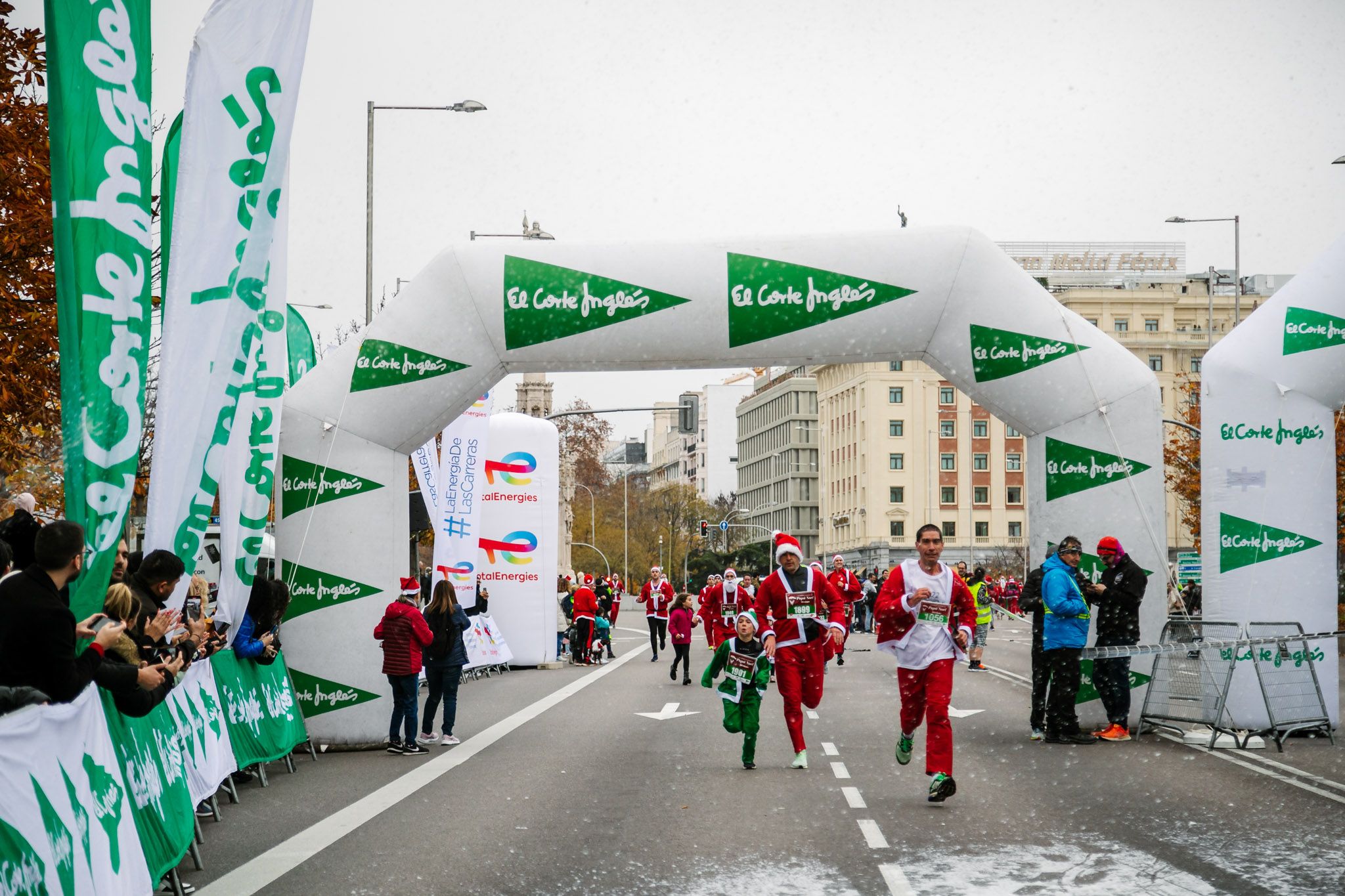 Las mejores fotos de meta de la Carrera de Papá Noel El Corte Inglés 2022