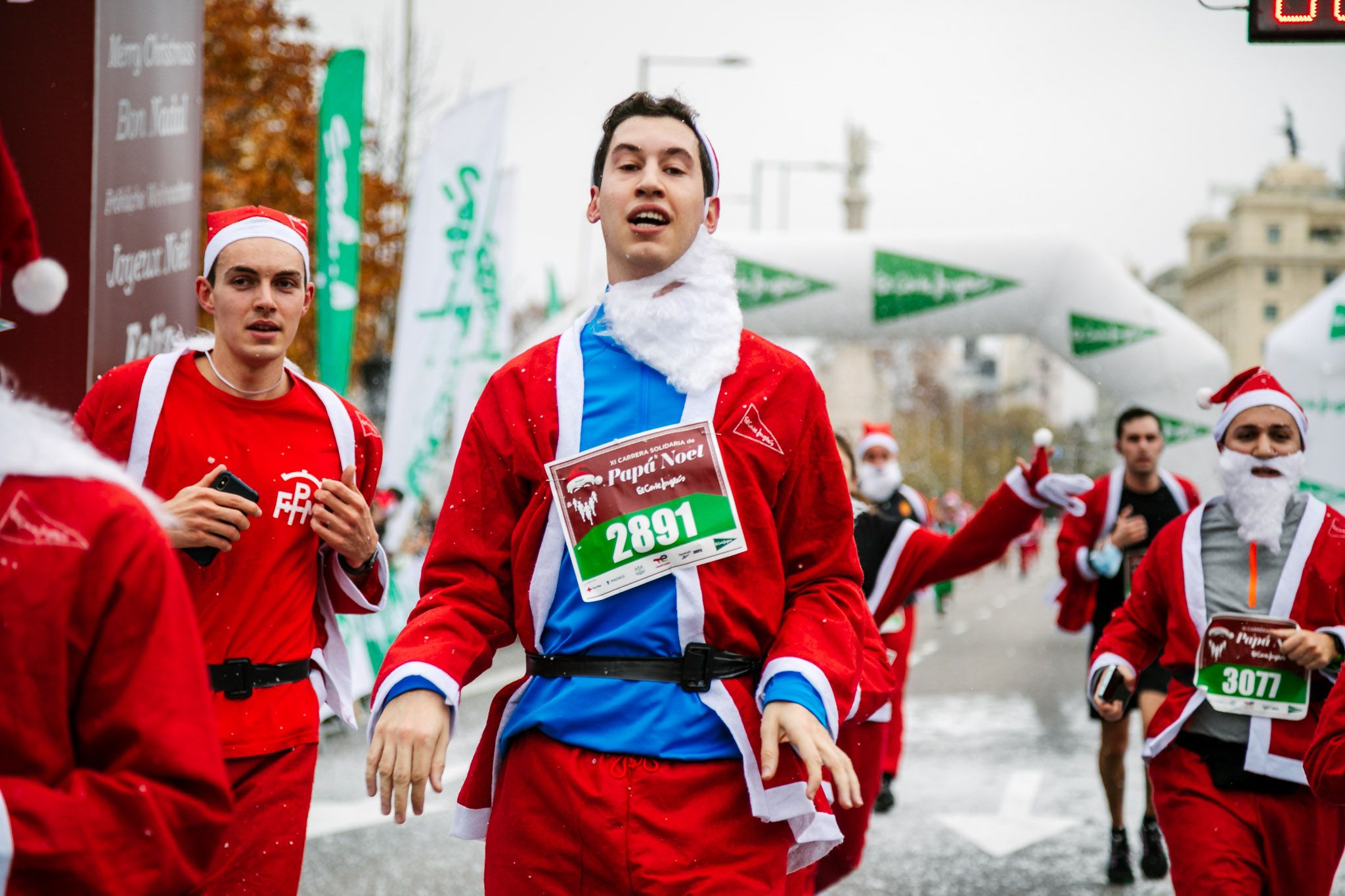 Las mejores fotos de meta de la Carrera de Papá Noel El Corte Inglés 2022