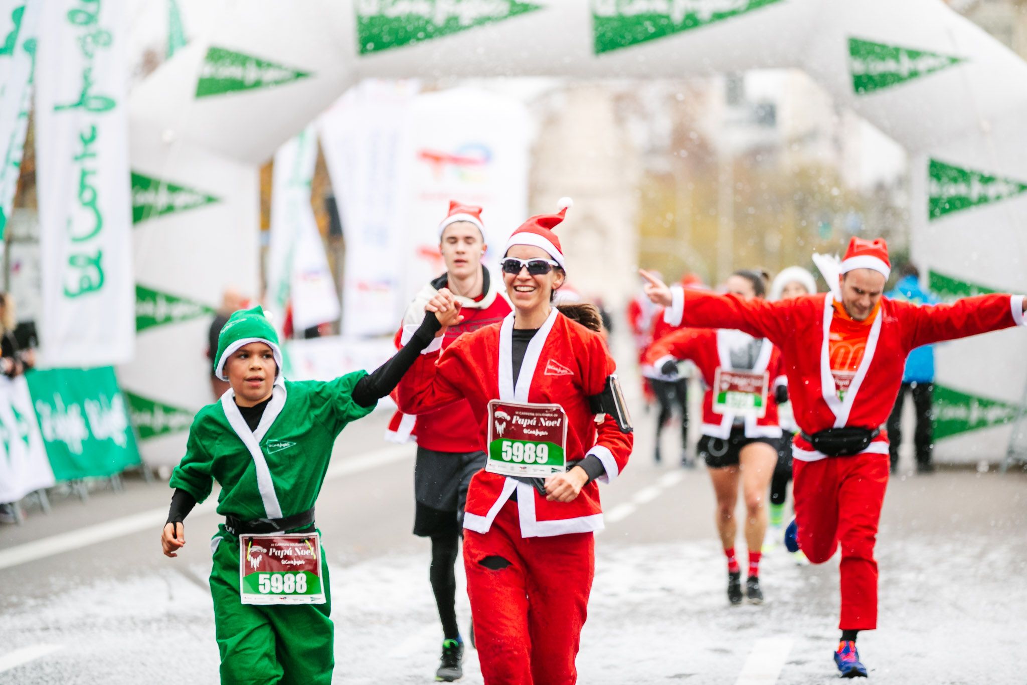 Las mejores fotos de meta de la Carrera de Papá Noel El Corte Inglés 2022
