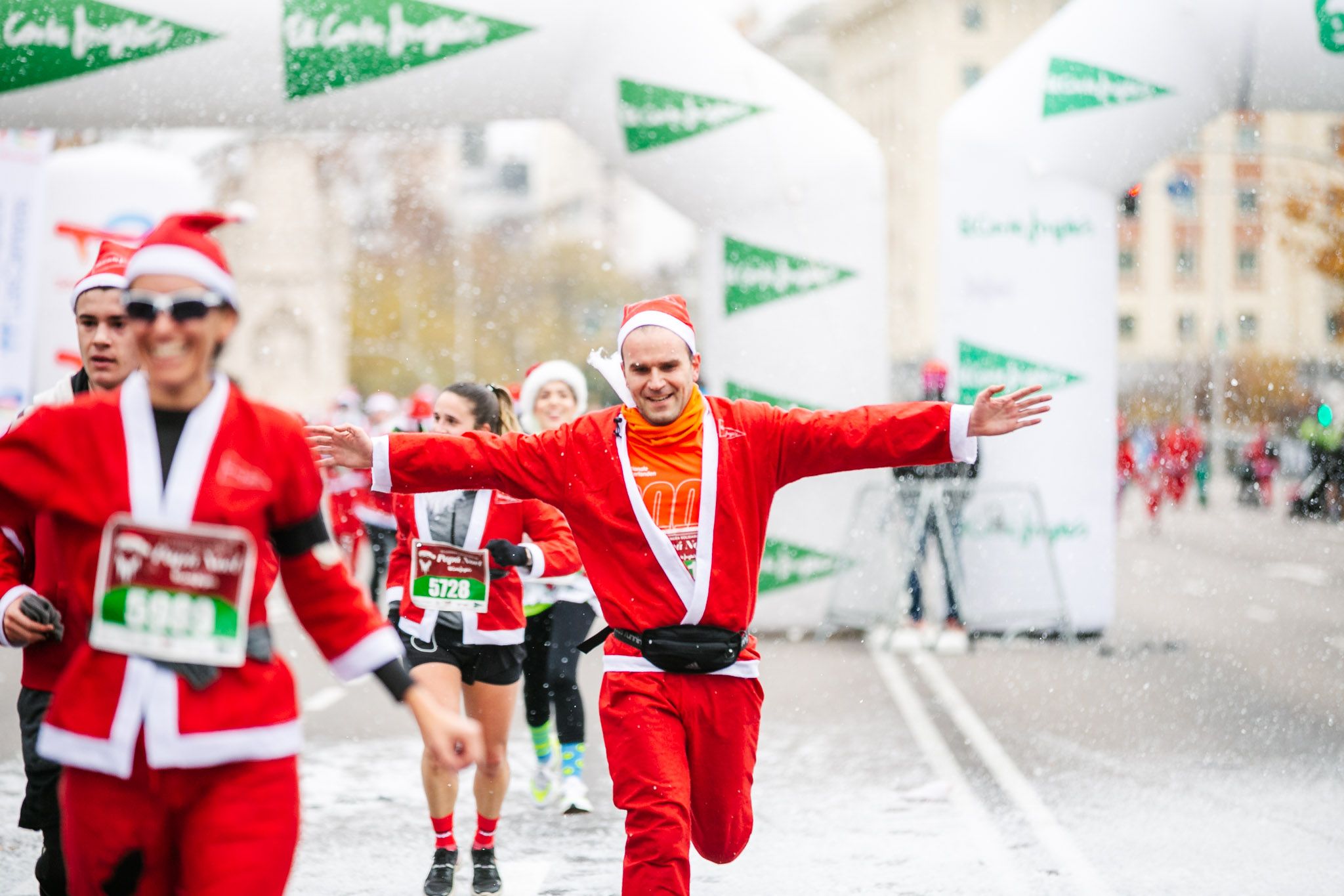 Las mejores fotos de meta de la Carrera de Papá Noel El Corte Inglés 2022