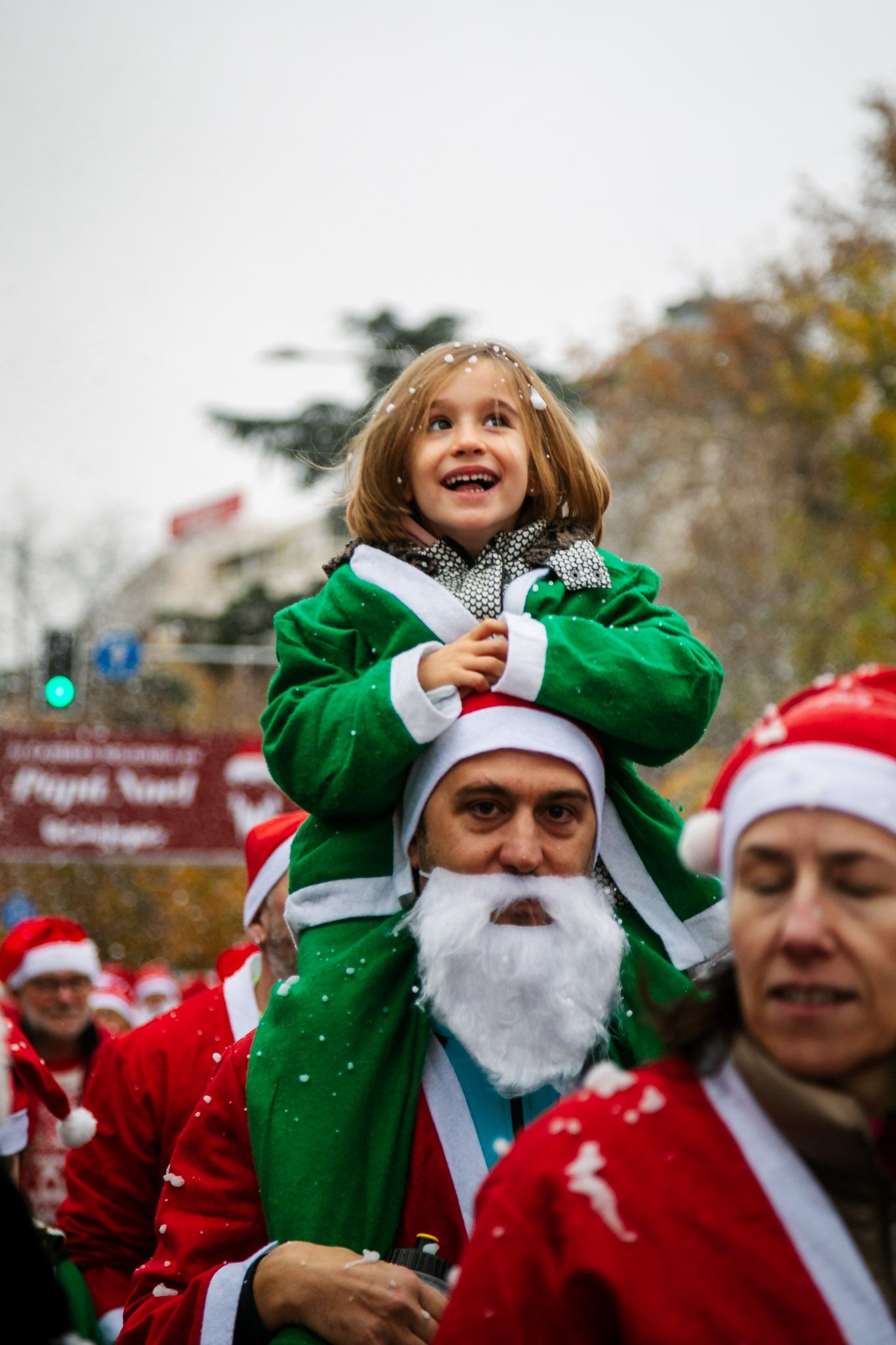 Las mejores fotos de la salida de la Carrera de Papá Noel El Corte Inglés 2022.