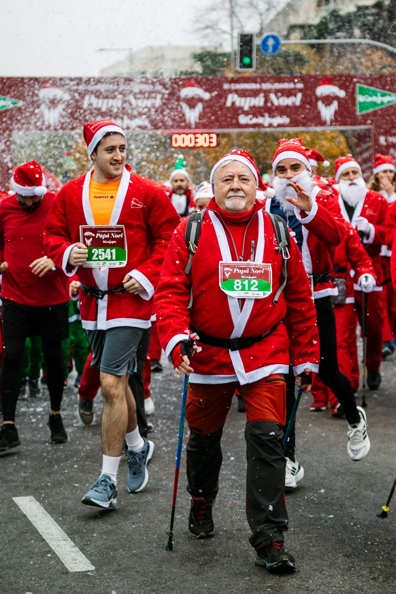 Las mejores fotos de la salida de la Carrera de Papá Noel El Corte Inglés 2022.