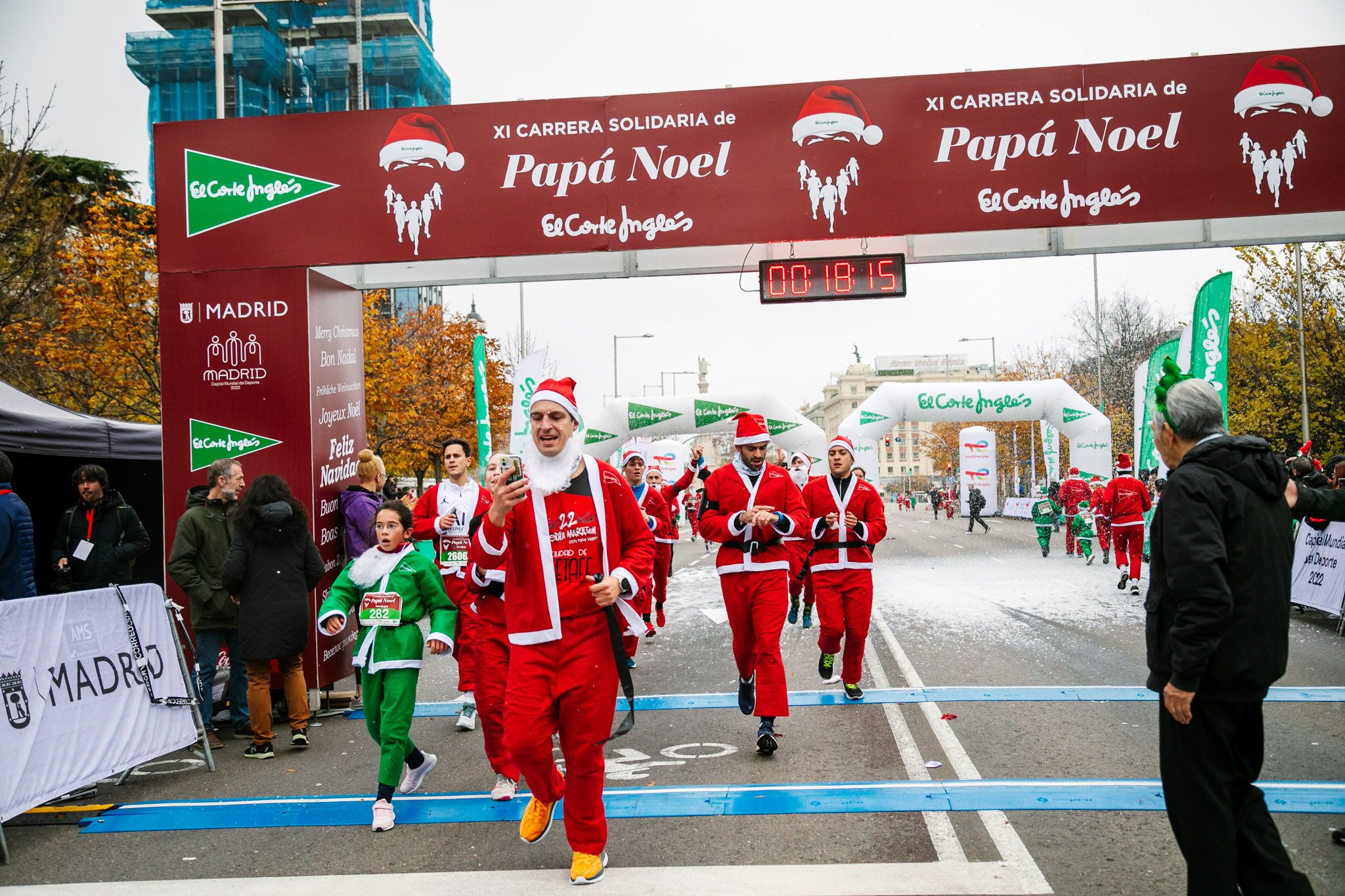 Las mejores fotos de meta de la Carrera de Papá Noel El Corte Inglés 2022