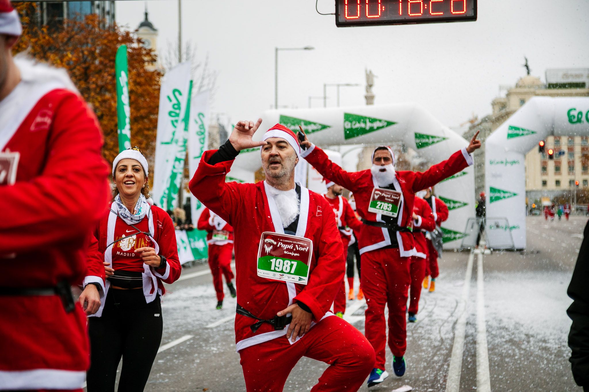 Las mejores fotos de meta de la Carrera de Papá Noel El Corte Inglés 2022