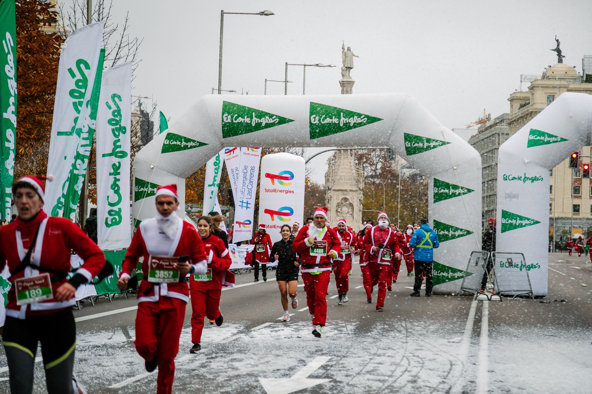 Las mejores fotos de meta de la Carrera de Papá Noel El Corte Inglés 2022