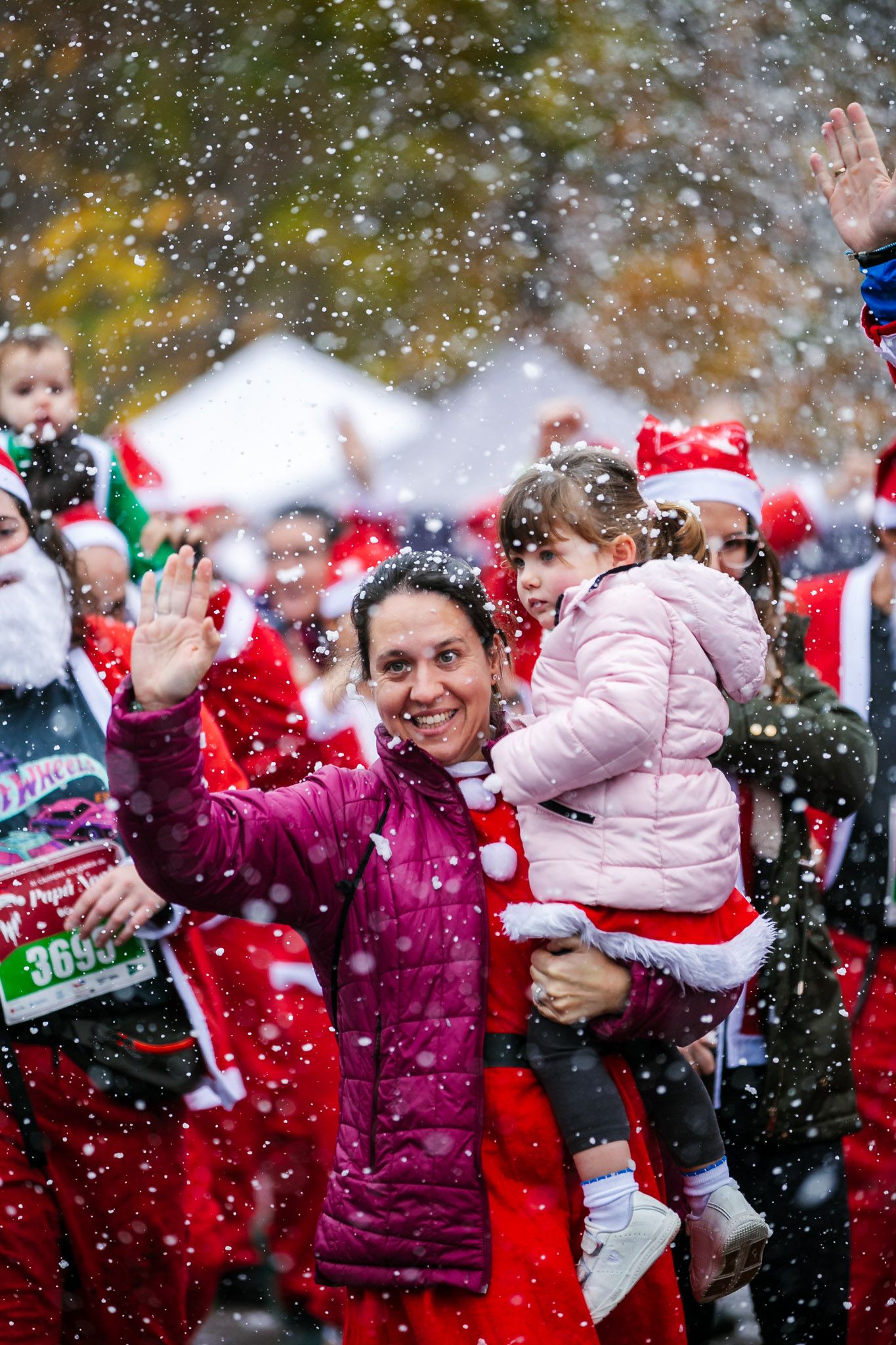 Las mejores fotos de la salida de la Carrera de Papá Noel El Corte Inglés 2022.