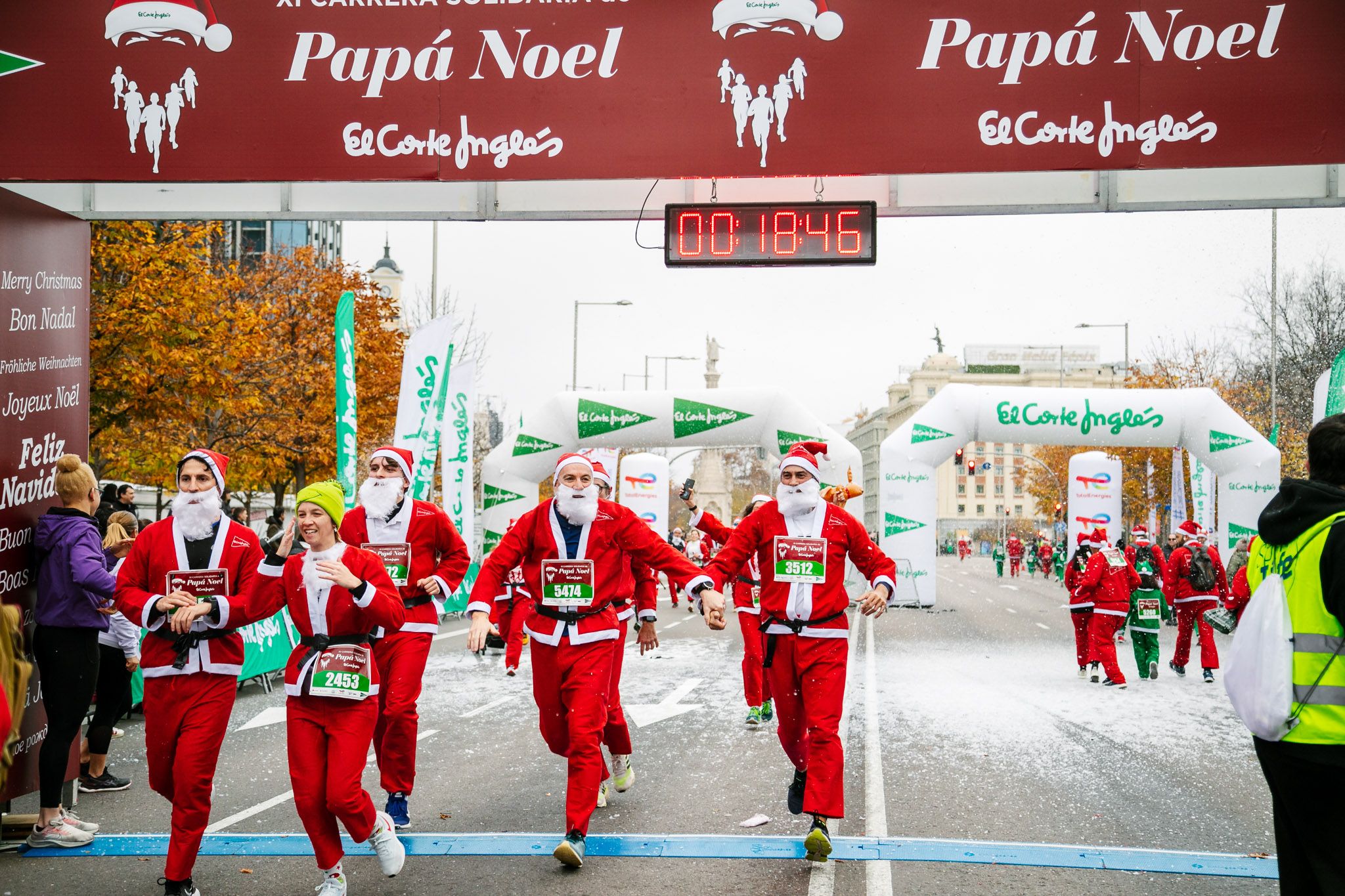 Las mejores fotos de meta de la Carrera de Papá Noel El Corte Inglés 2022