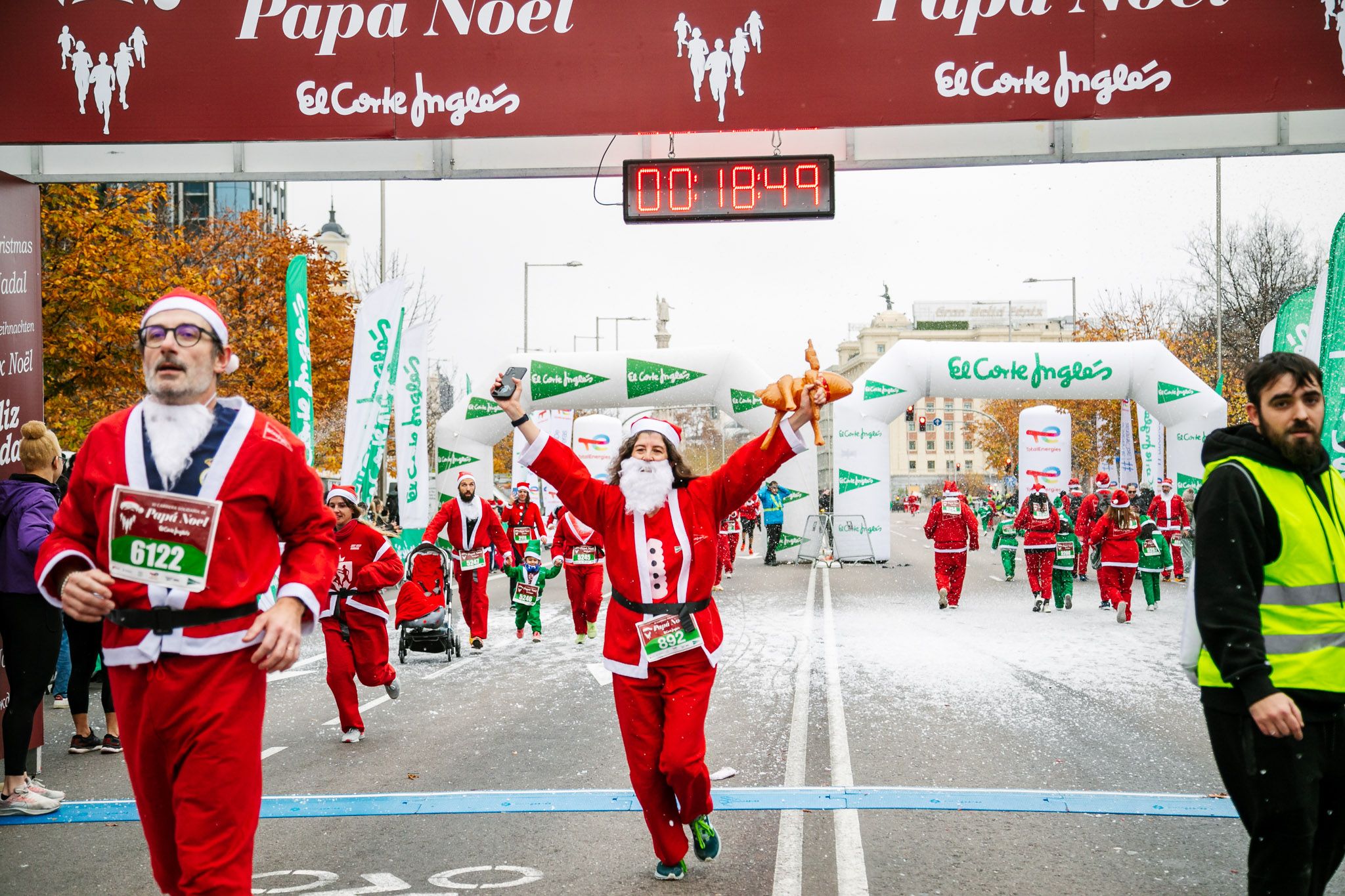 Las mejores fotos de meta de la Carrera de Papá Noel El Corte Inglés 2022