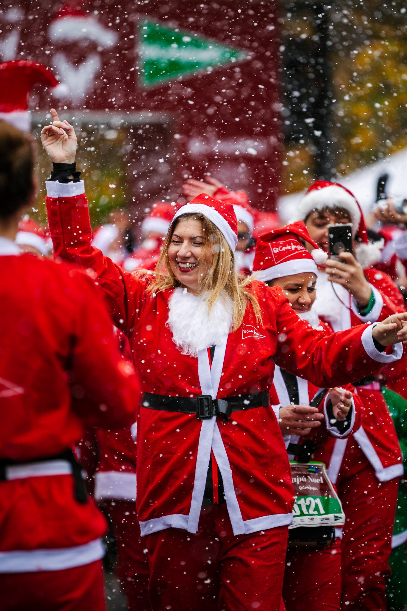 Las mejores fotos de la salida de la Carrera de Papá Noel El Corte Inglés 2022.